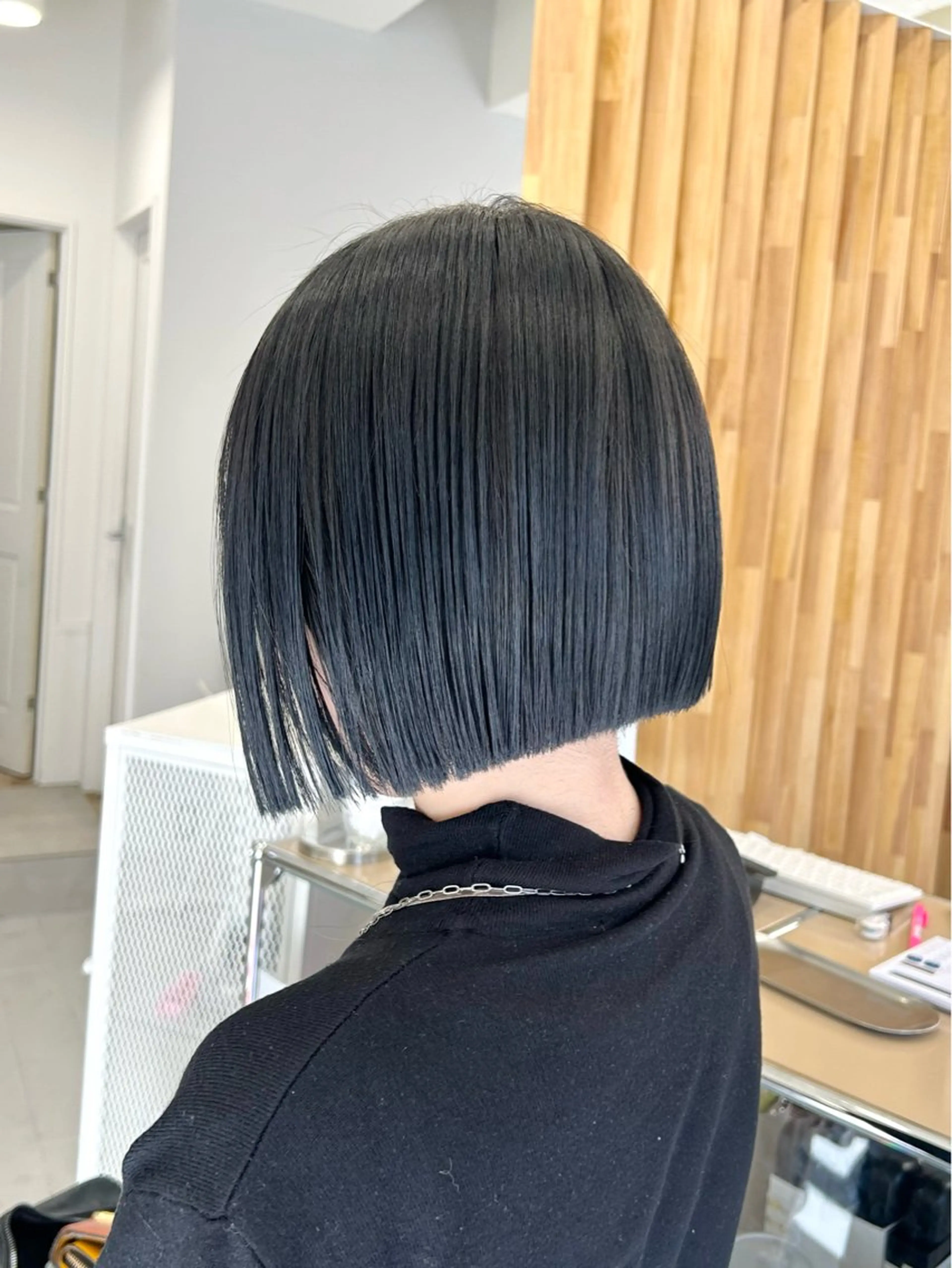 ショート カラー カット ヘアカラー トリートメント ぱつっとボブ/ 小野あかねのヘアスタイル