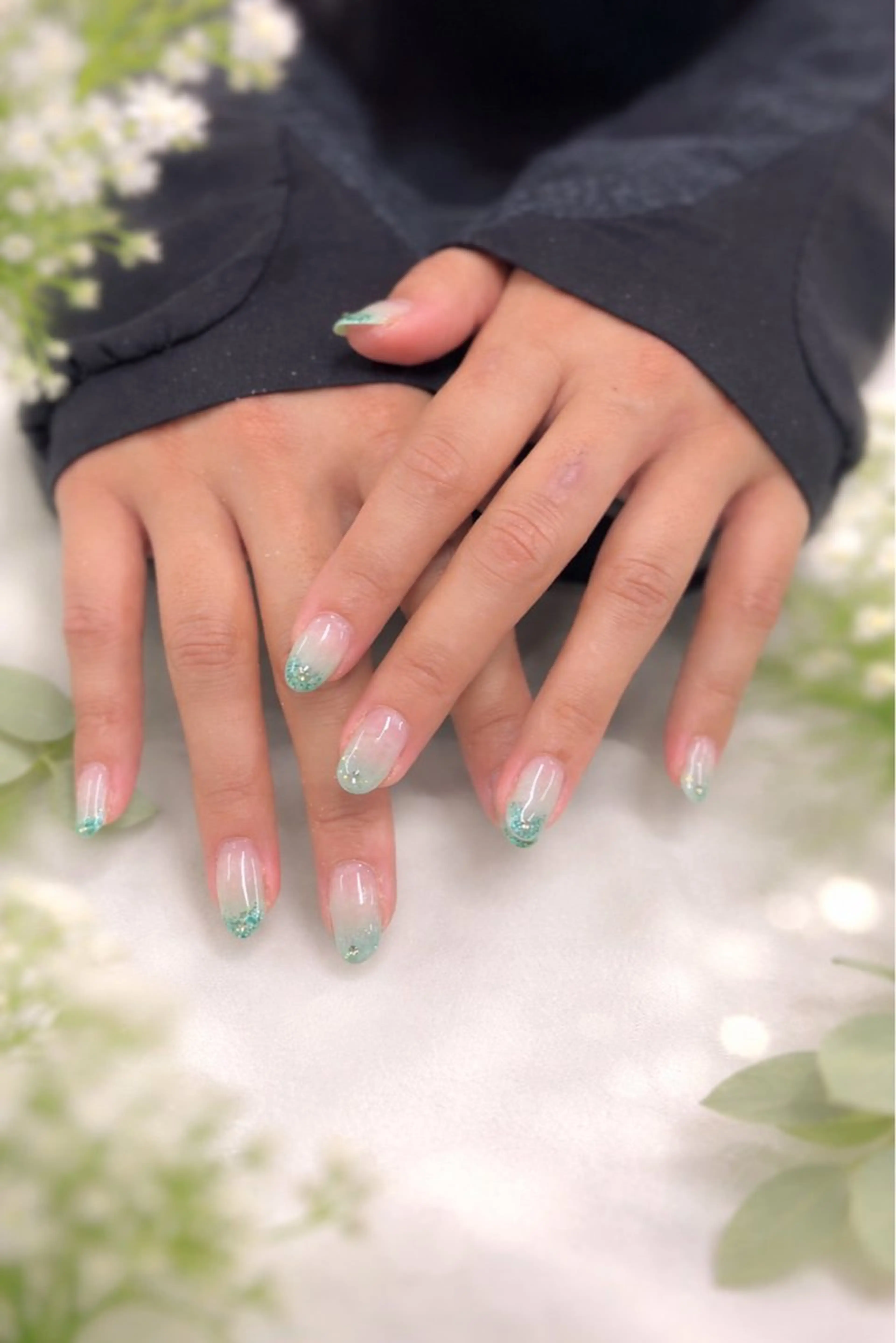 ネイル グラデーション ラメ(グリッター) ストーンネイル ハンドネイル 大髙 美怜のネイルデザイン
