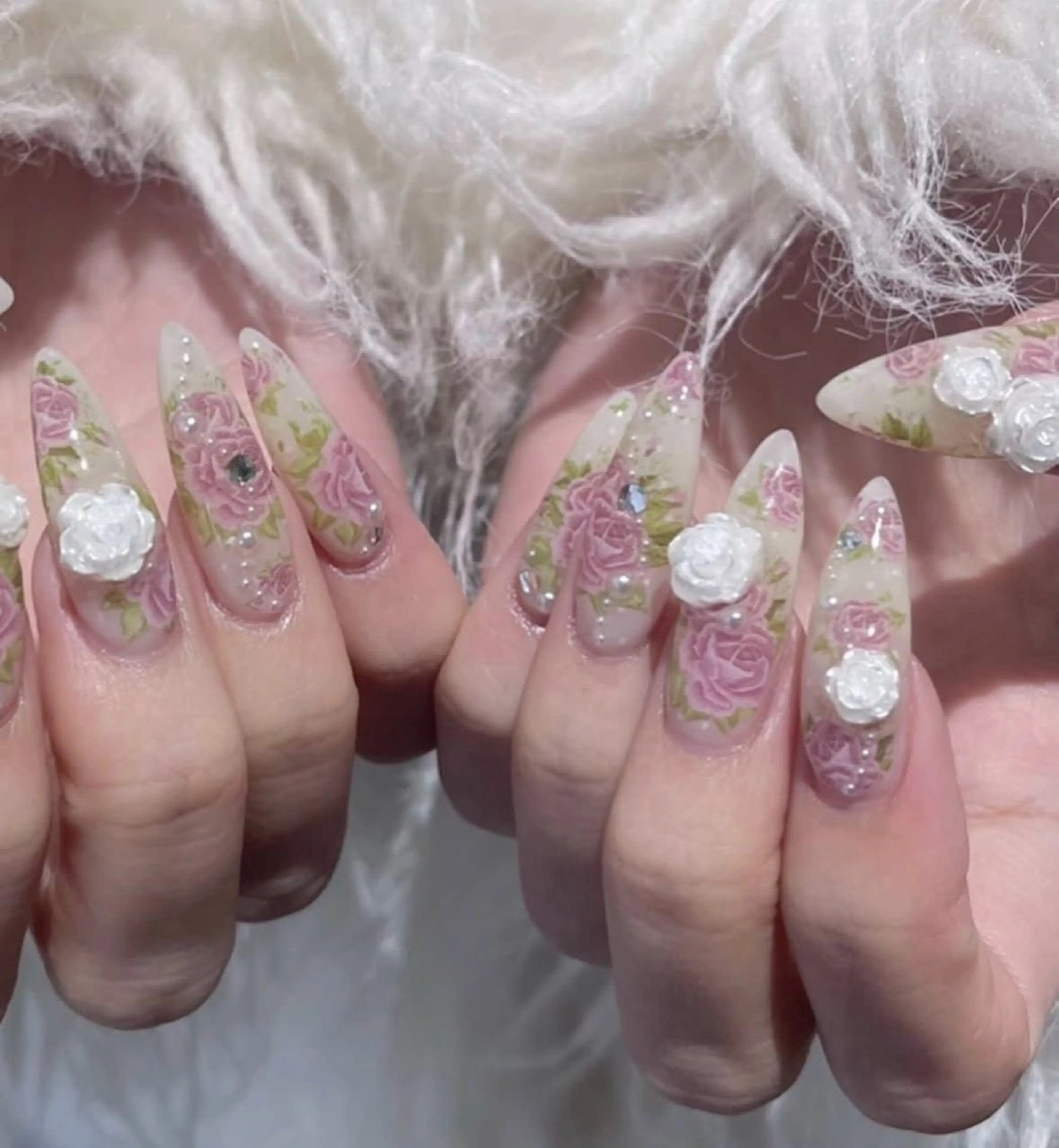 ネイル チークネイル 桜ネイル ドット フレンチネイル グラデーション ハンドネイル ハンドケア Nihonthy Nail 新宿のネイルデザイン