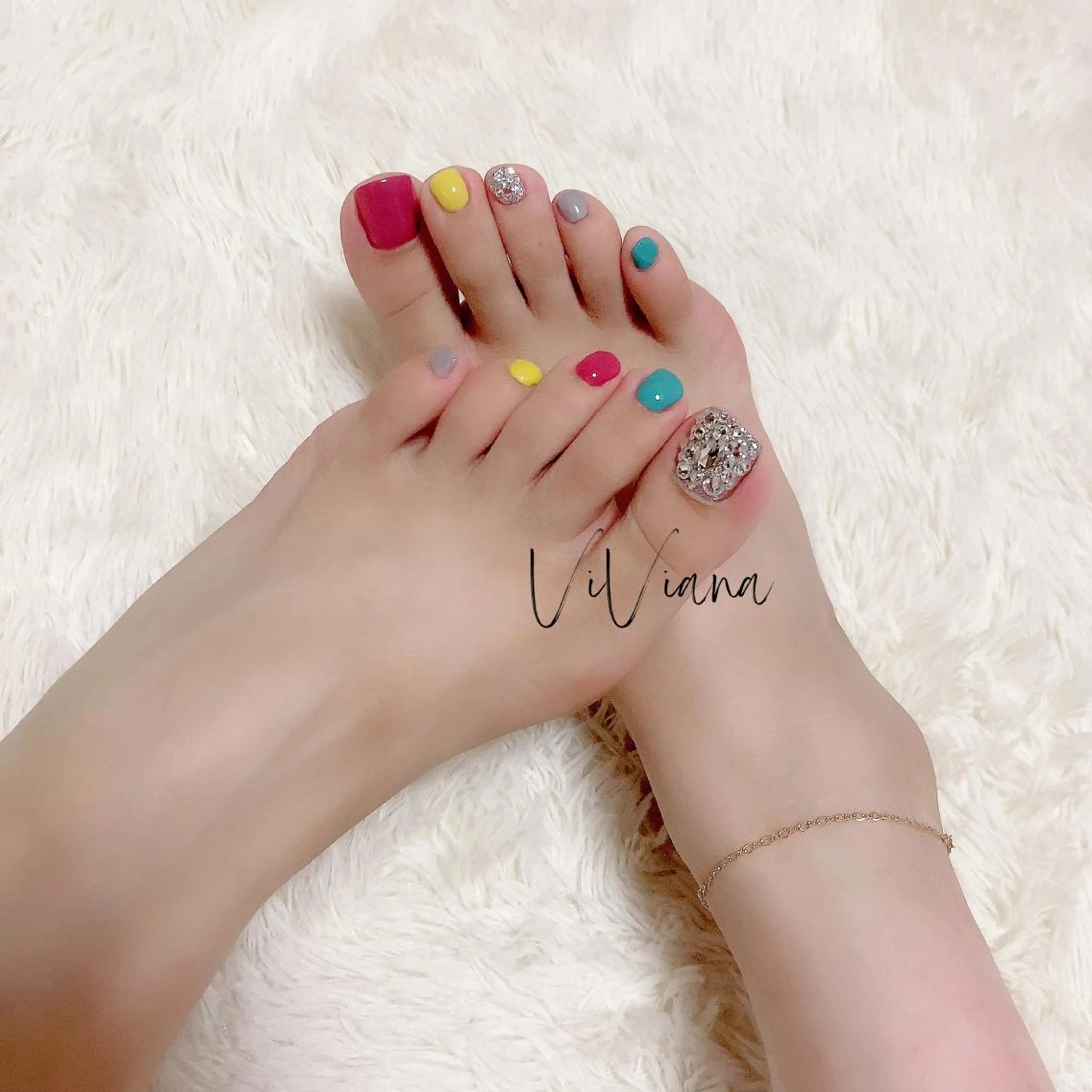 ネイル フットネイル ViViana ｳﾞｨｳﾞｨｱﾅのネイルデザイン