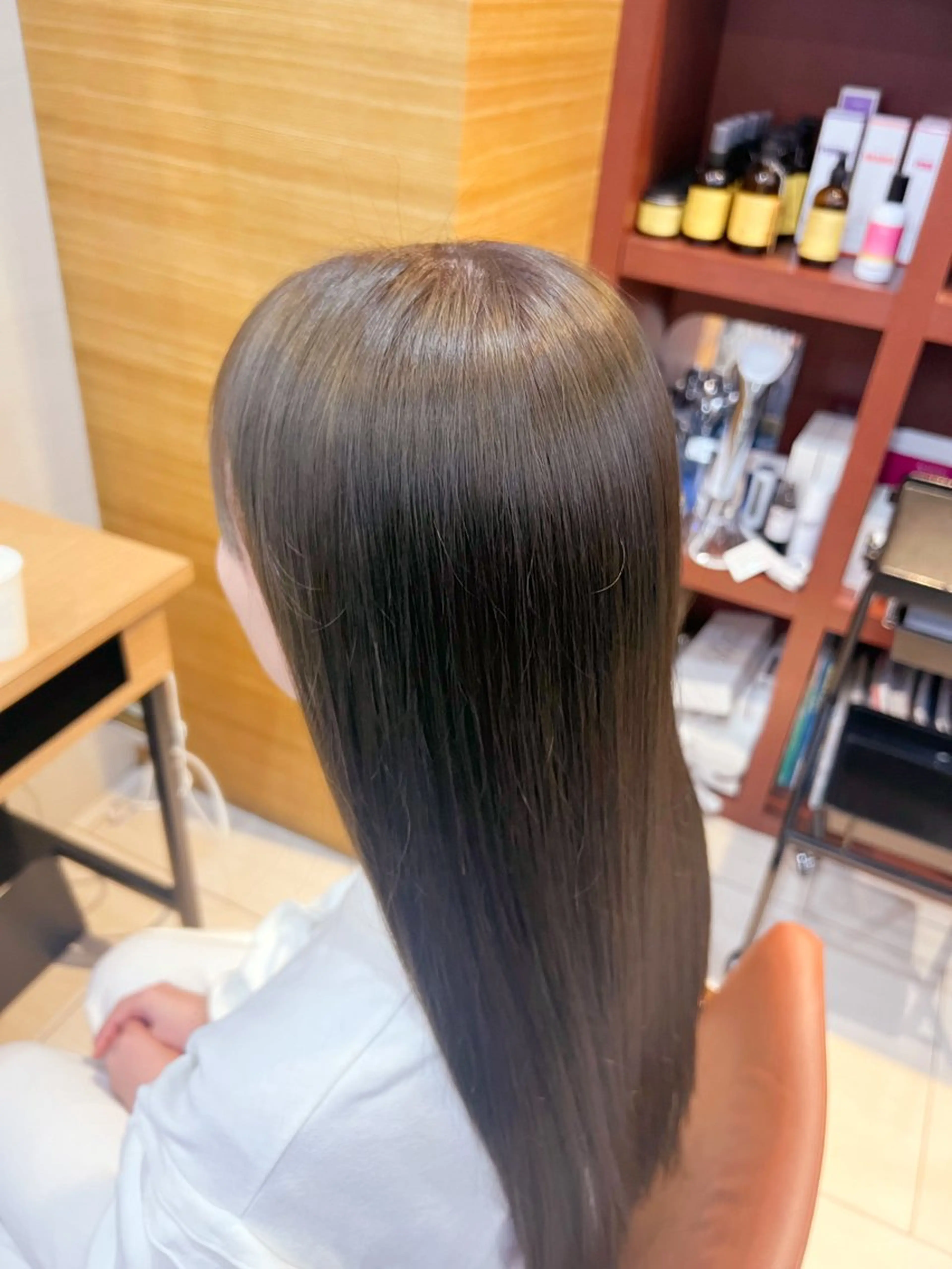 ロング カラー ベージュカラー 透明感カラー オリーブベージュ オリーブカラー トリートメント ヘアカラー トリートメント 艶カラー/透明感 /ヒグチアオイのヘアスタイル