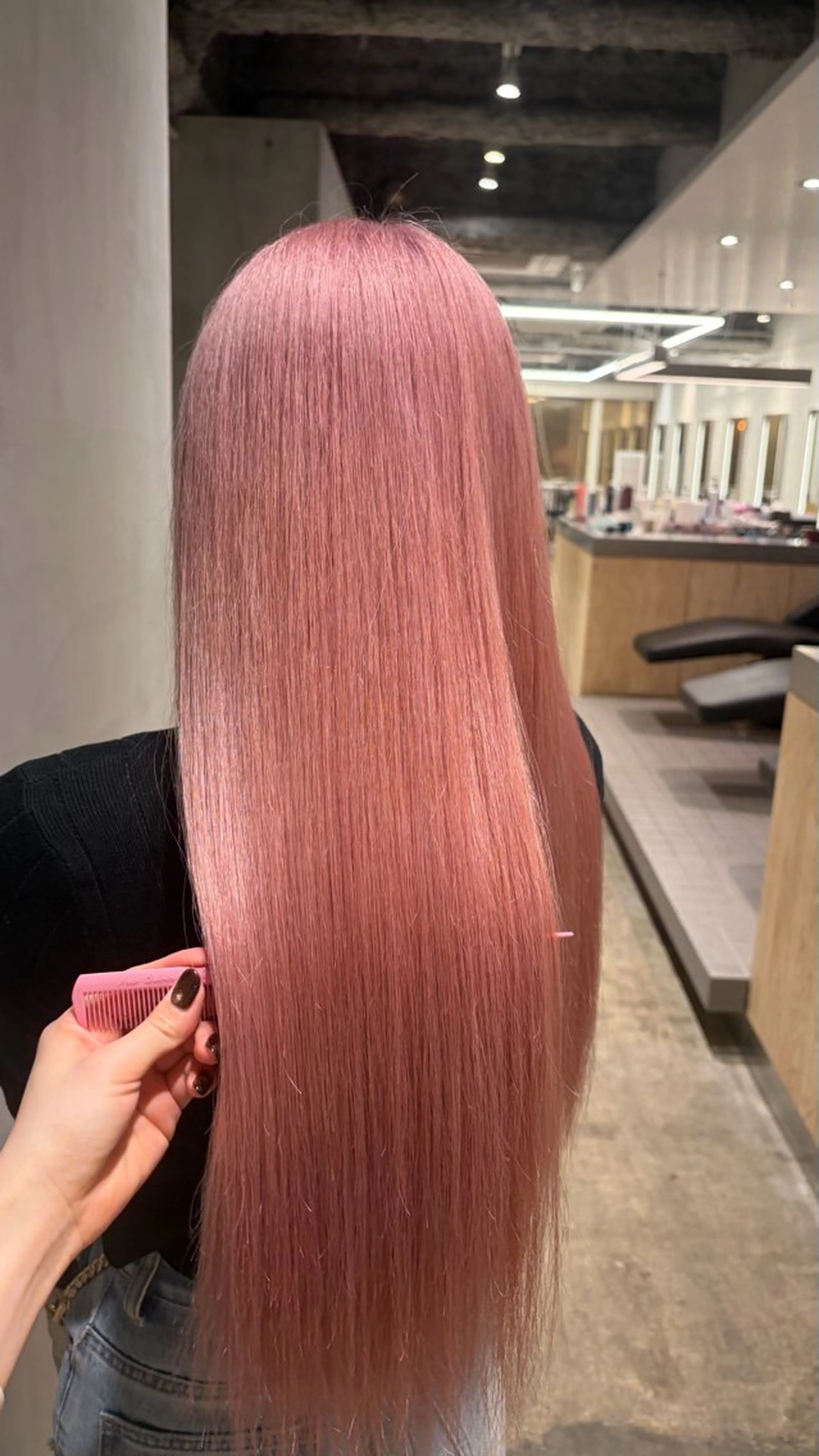 ロング ヘアカラー るかハイトーンピンク カラー/プルエクステのヘアスタイル
