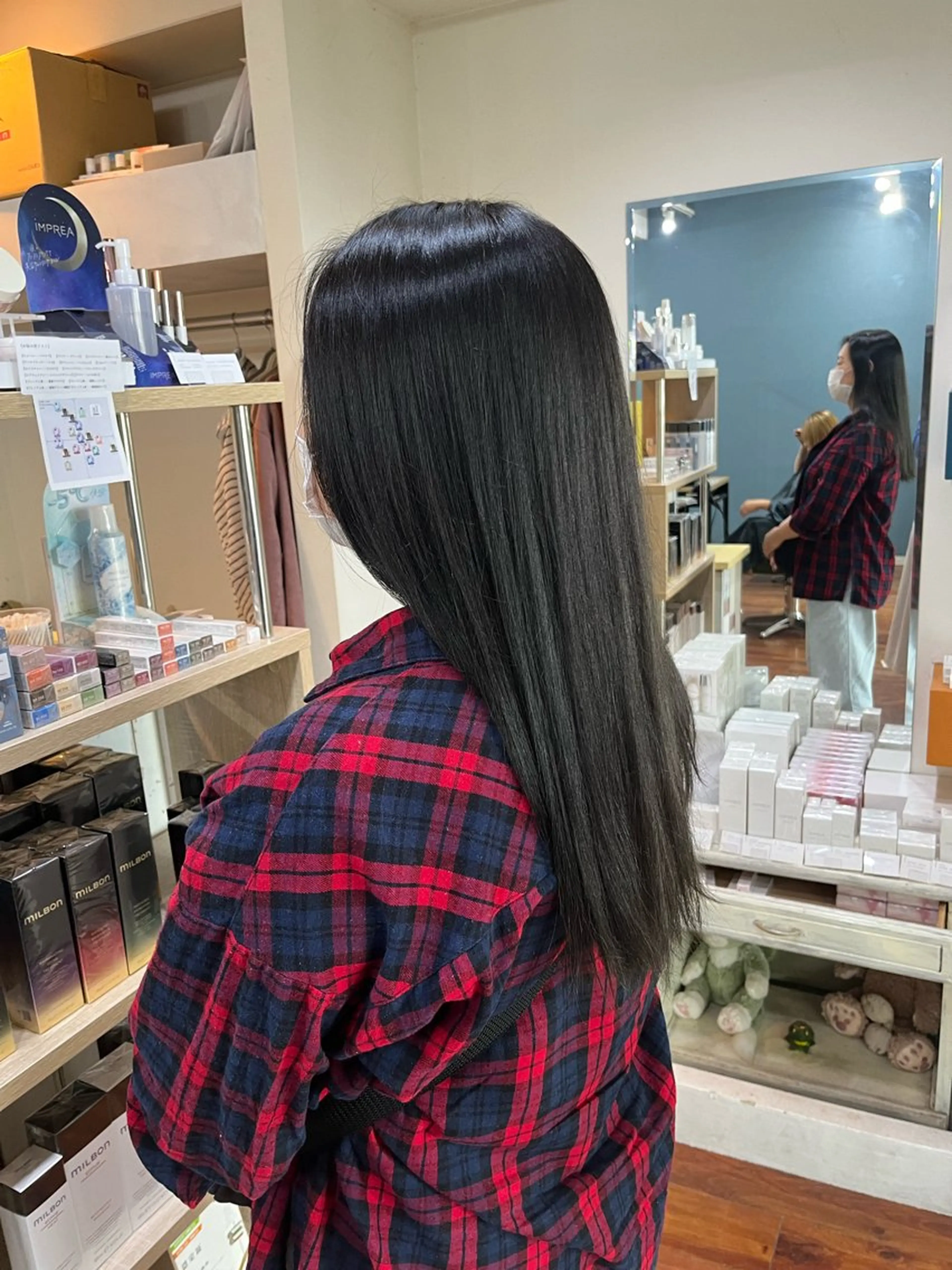 ロング カラー 臼井 いづみのヘアスタイル