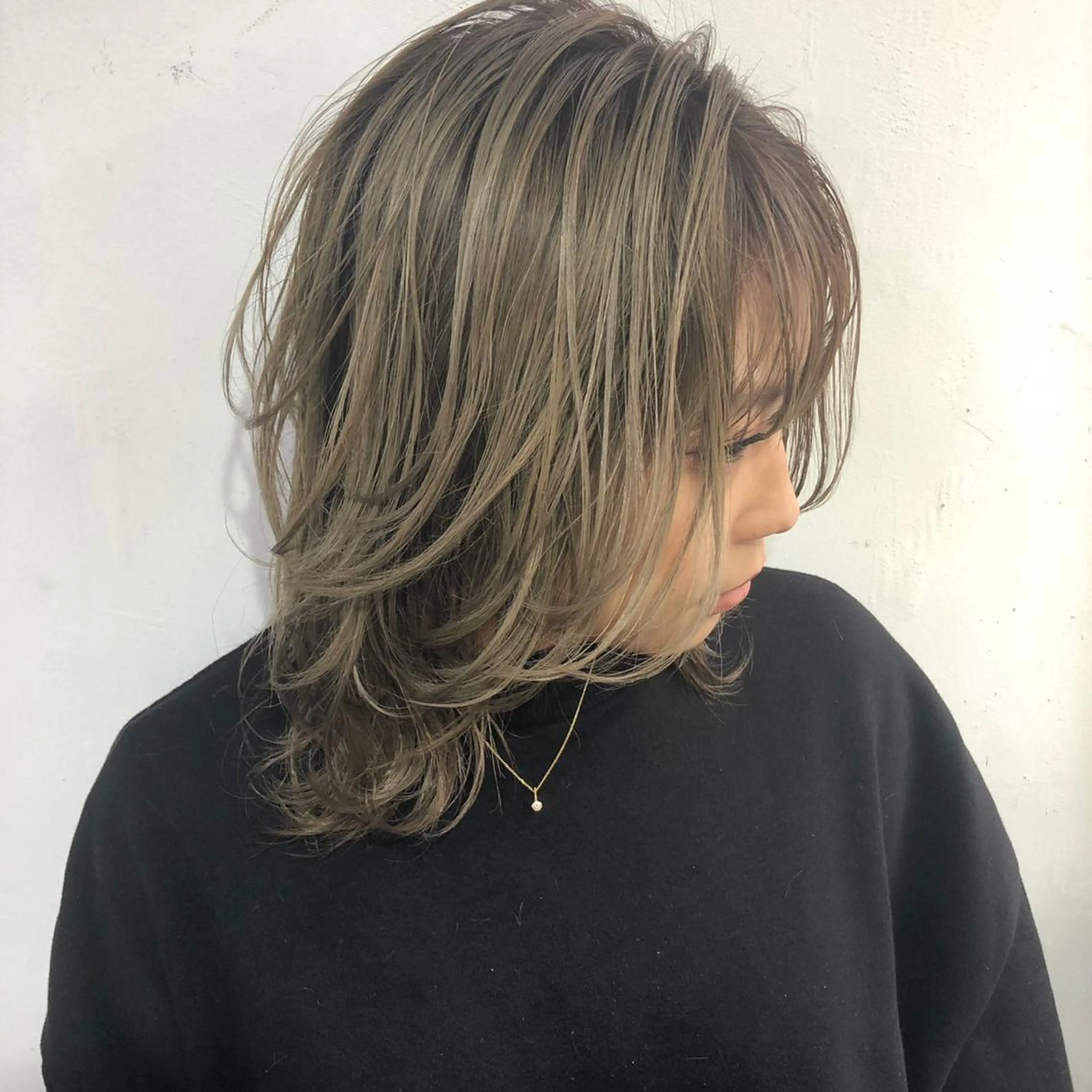 ミディアム カラー 平 ちひろのヘアスタイル