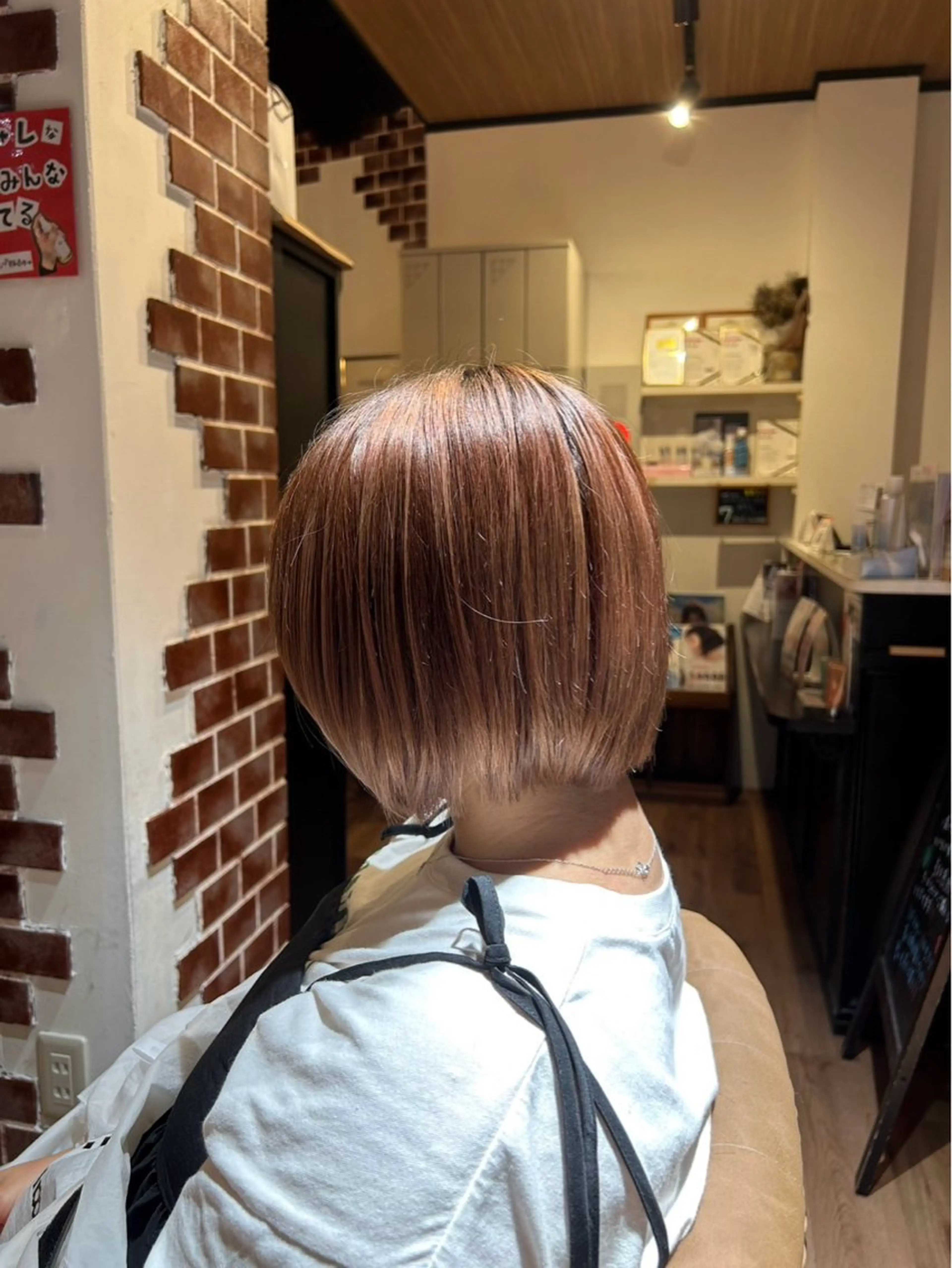 ショート ヘアカラー 高口 小春のヘアスタイル