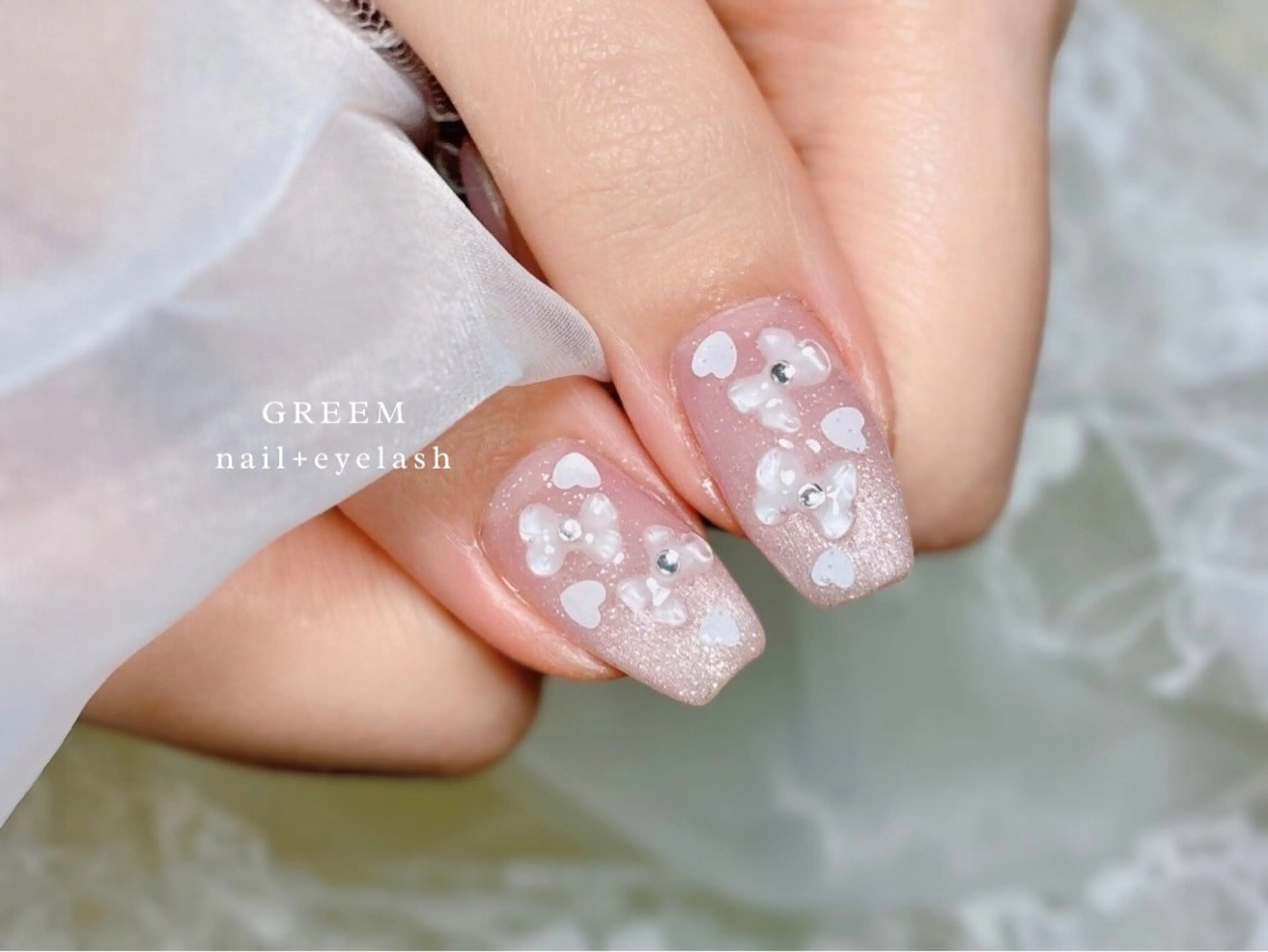 ネイル マグネットネイル ホワイト ハンドネイル GREEM グリームのネイルデザイン