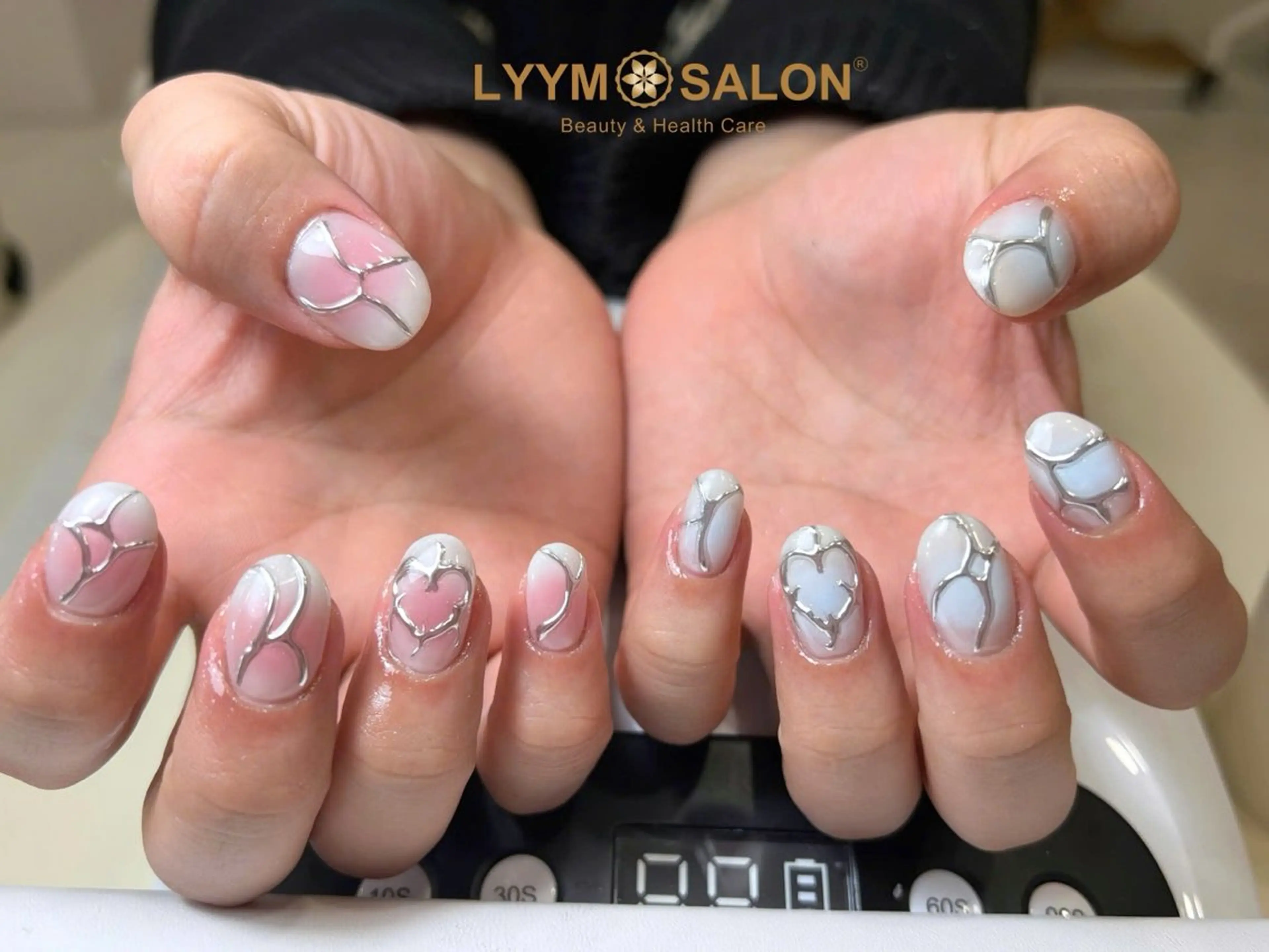 ネイル 長さ出し フレンチネイル ハート ホワイト ハンドネイル LYYM Salonのネイルデザイン