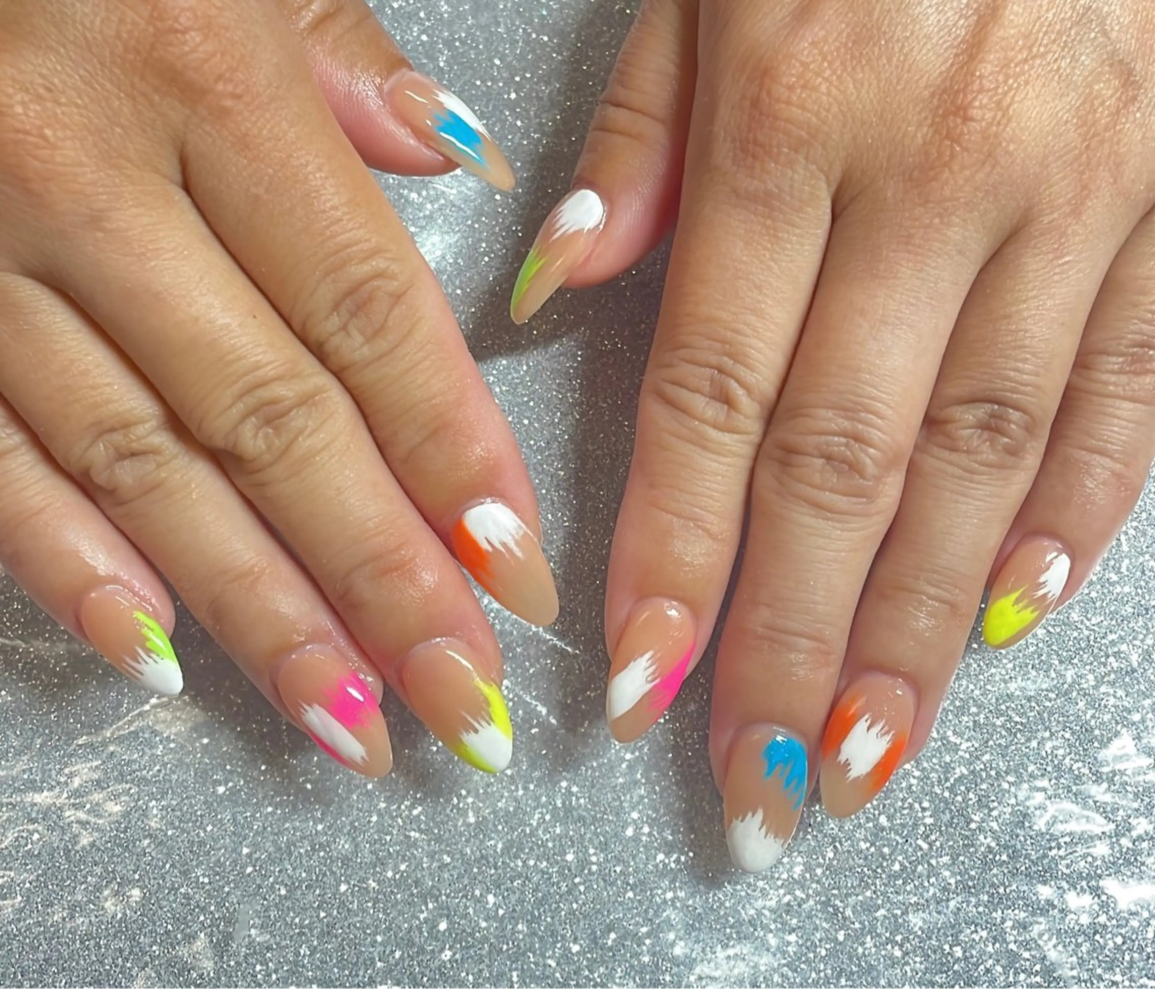 ネイル ハンドネイル VIERU 🌈🎀💖のネイルデザイン