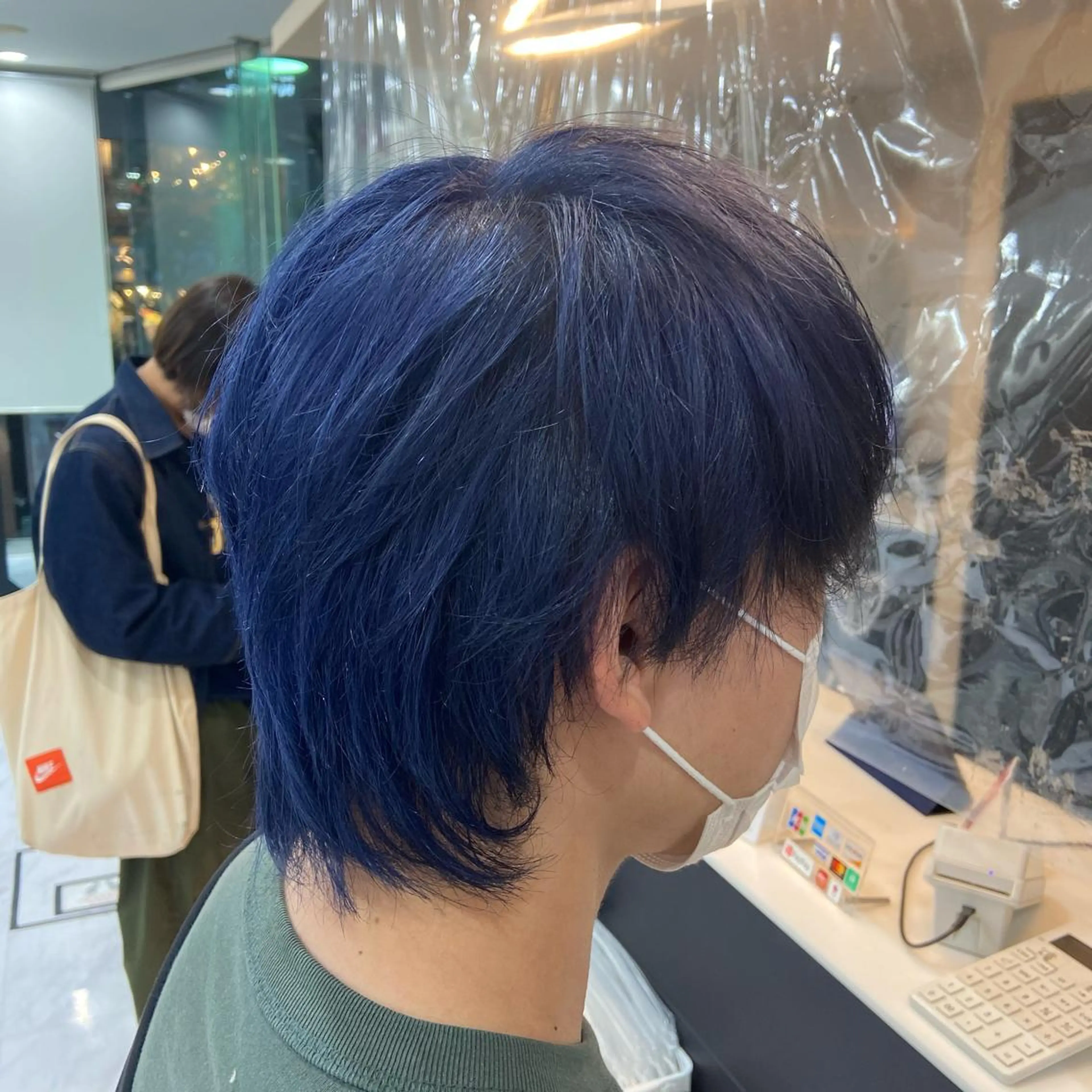 カラー メンズ メンズウルフカット ネイビーカラー ウルフカット Luce大宮所属・Luce 杉本のヘアスタイル