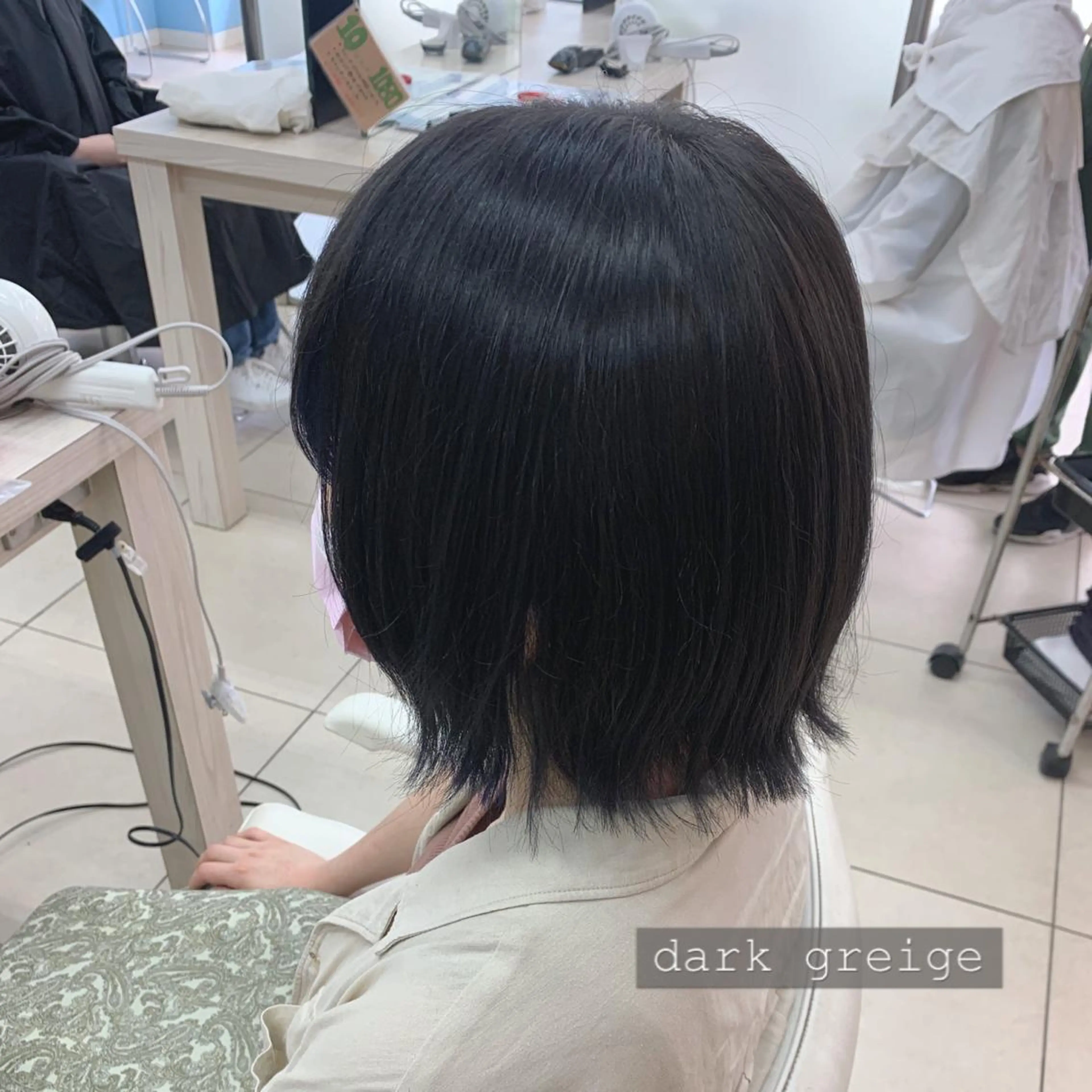 ショート カラー ベージュカラー ブラウンカラー ブラウンベージュ ダークグレー ダークグレージュ ヘアカラー ✂︎レディース のメンズカット屋さんのヘアスタイル