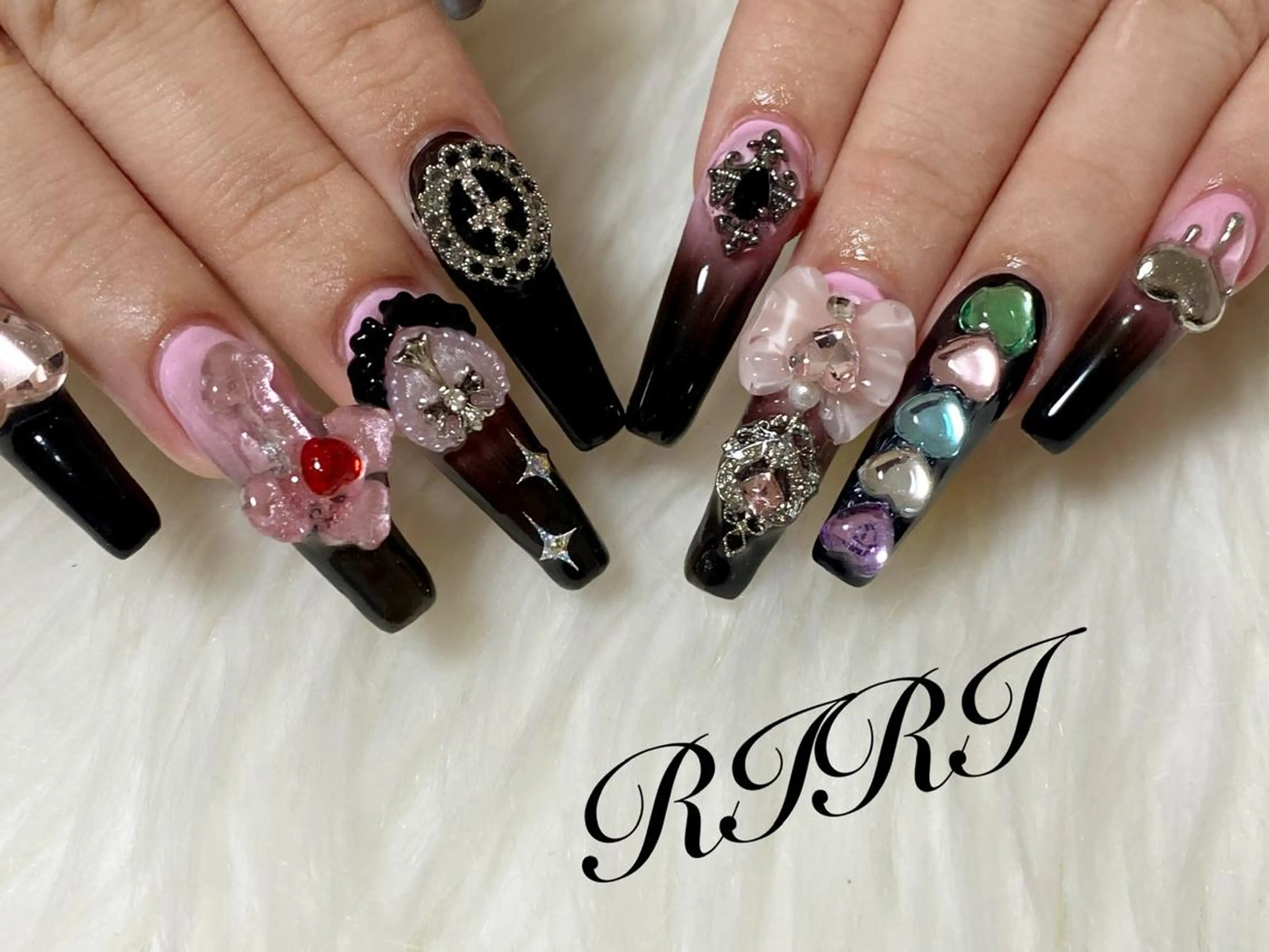 ネイル ロングネイル ハンドネイル riri オーナーのネイルデザイン