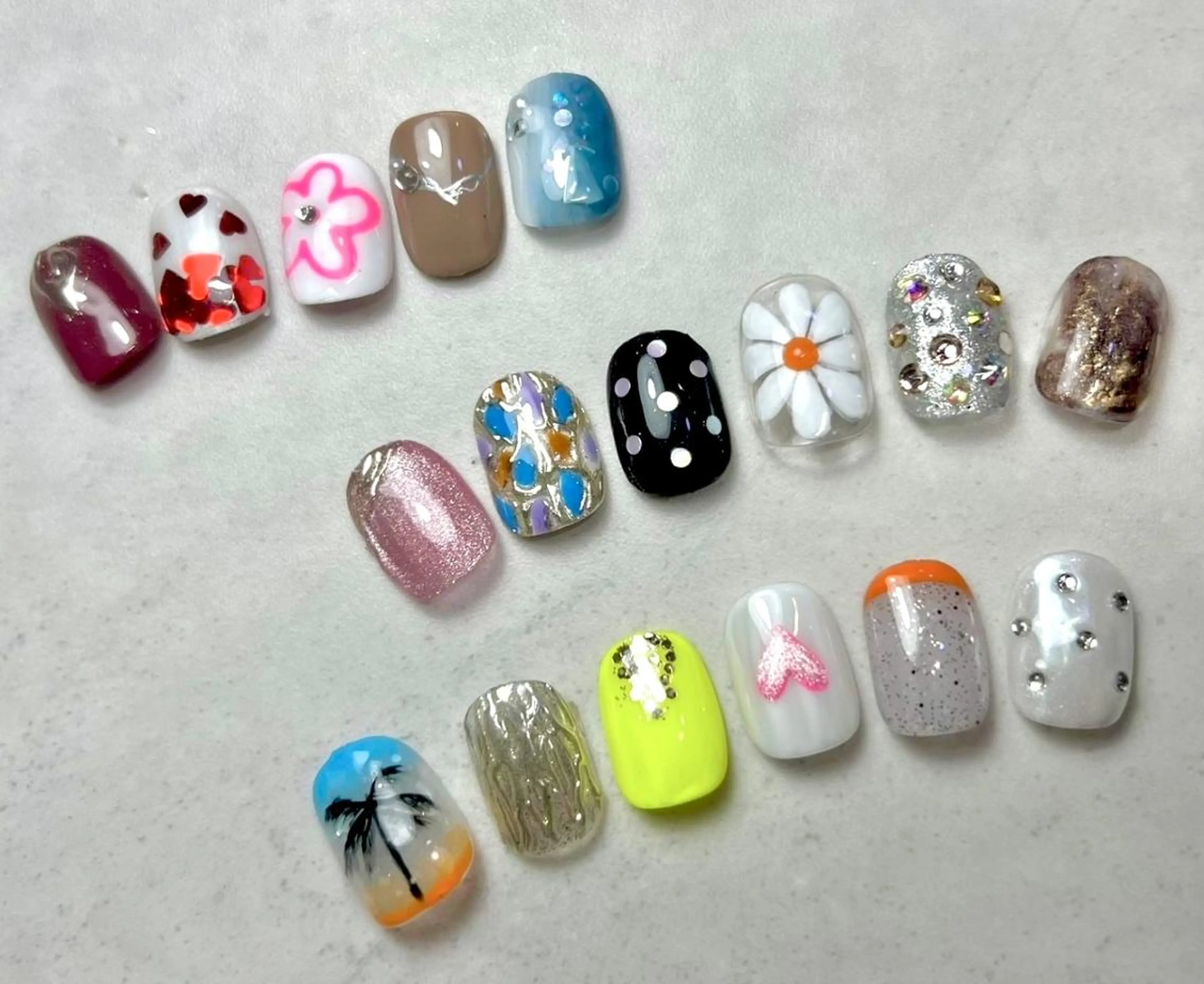 ネイル elu ：nail＆eyeのネイルデザイン