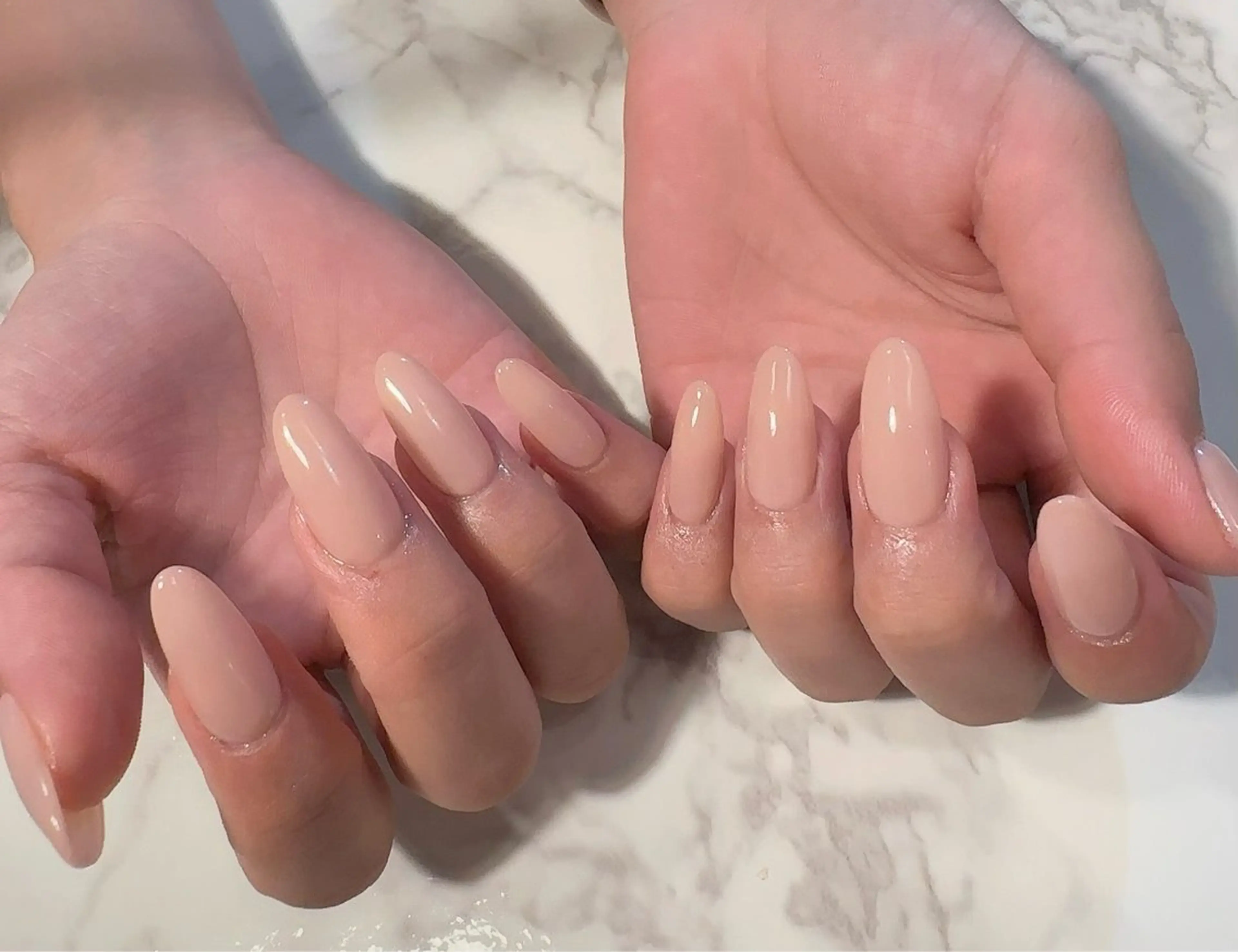 ネイル 長さ出し ジェルネイル ネイルチップ atelier chic+のネイルデザイン