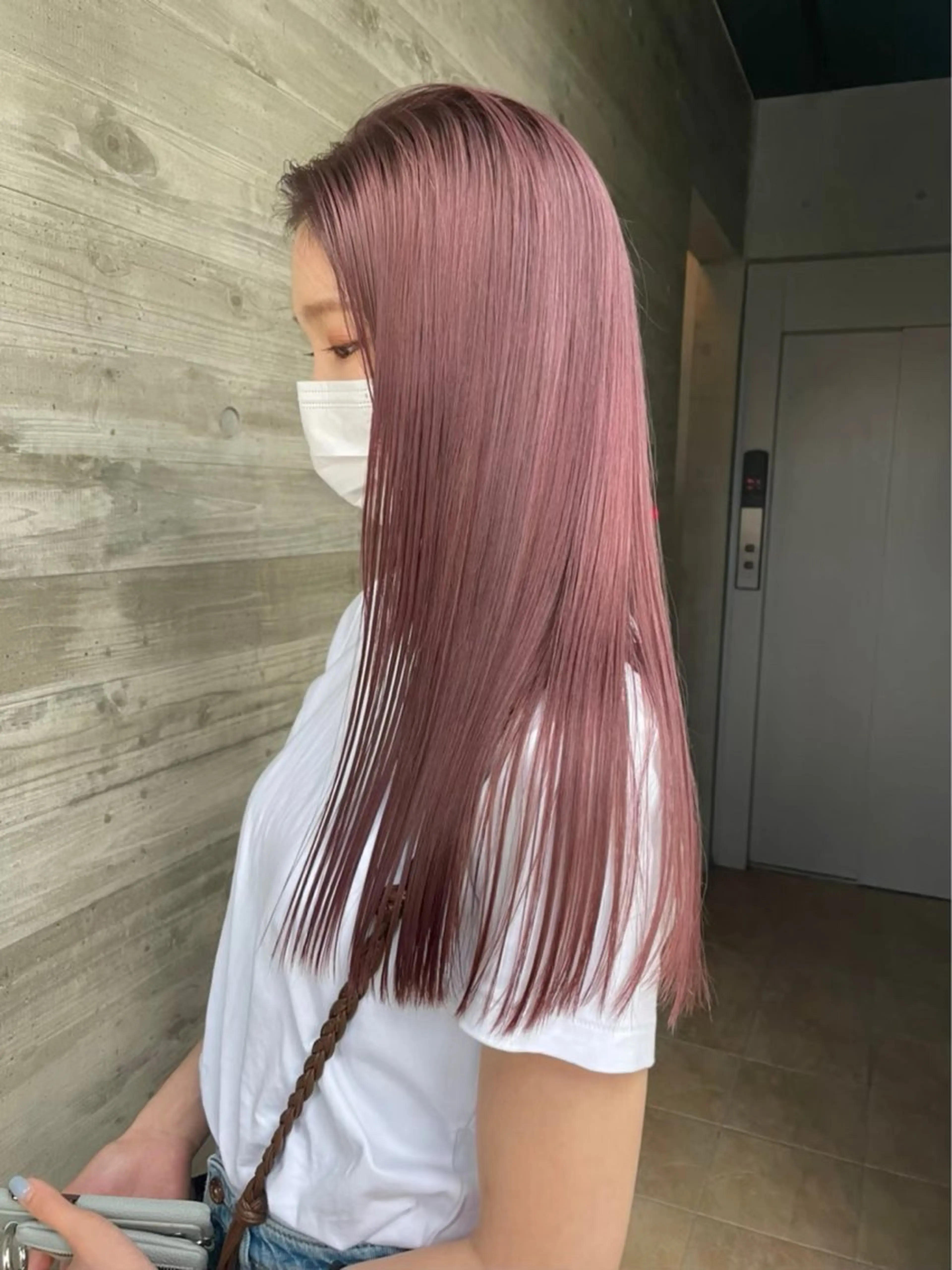 ロング カラー 切りっぱなしボブ ベージュカラー デザインカラー ダブルカラー グレージュ カット ヘアカラー トリートメント SALT WATER所属・南堀江レイヤーカット MIKU🍒のヘアスタイル