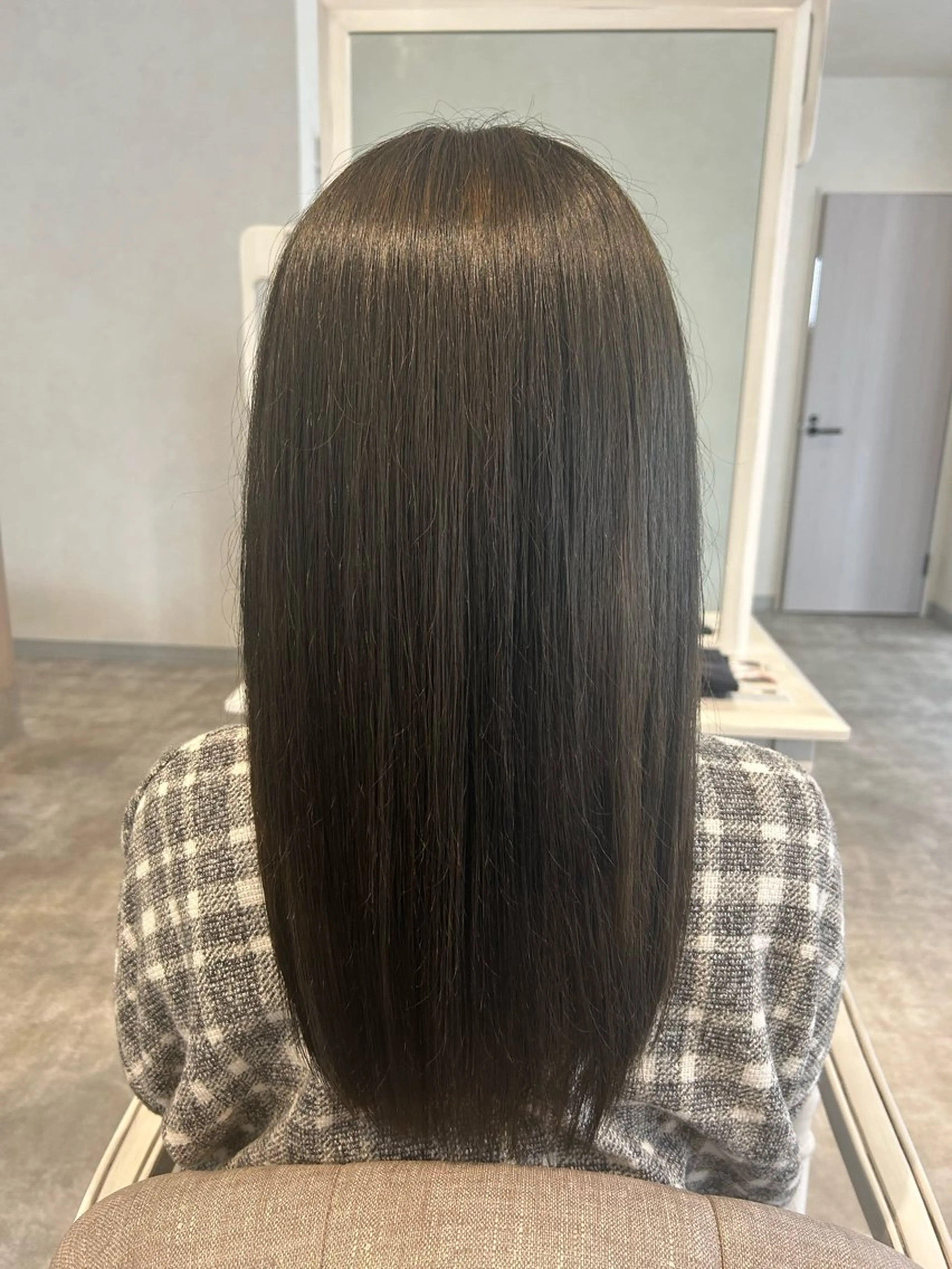 カラー 稲井 裕美のヘアスタイル