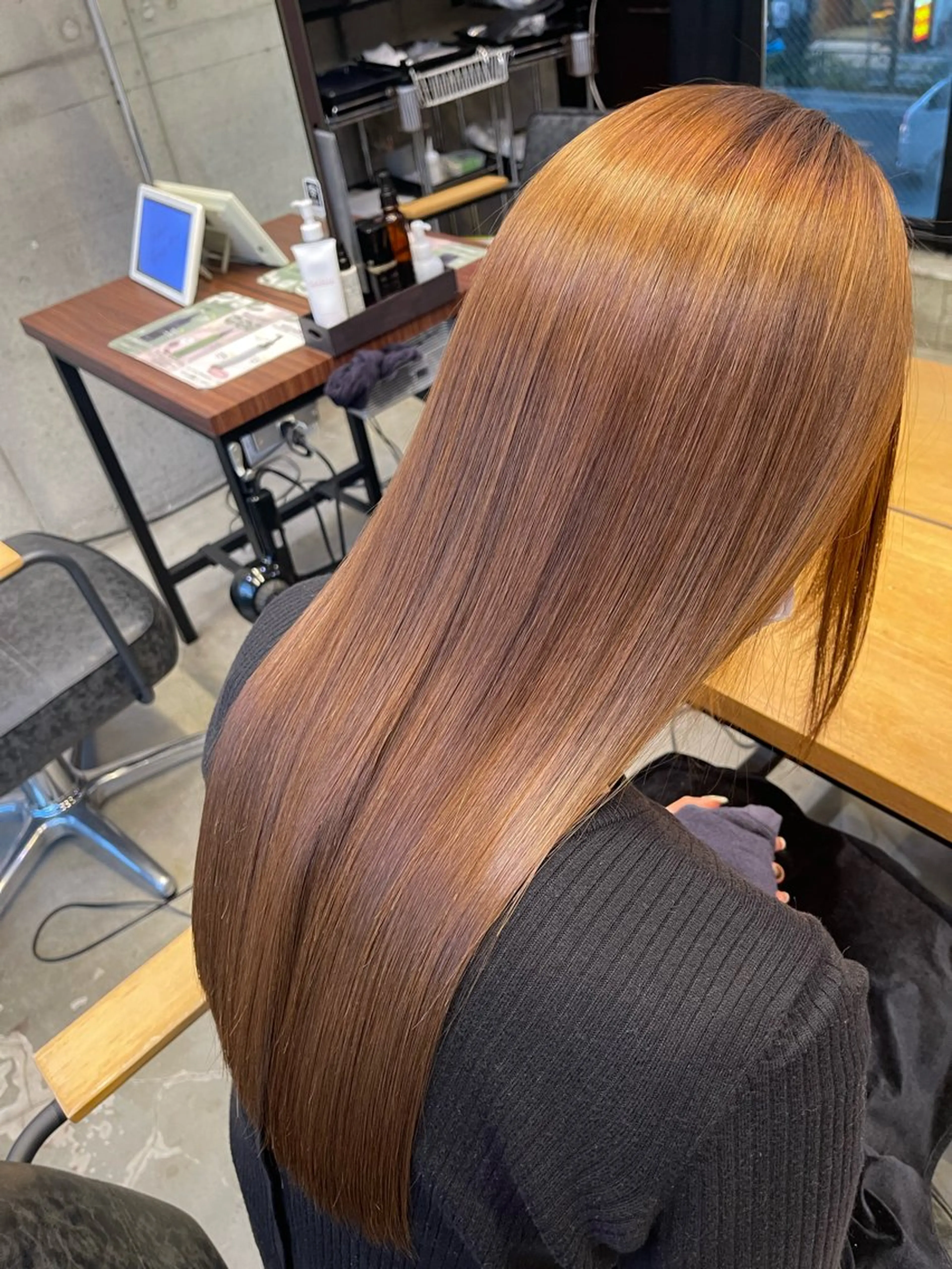 ロング 平栗 篤のヘアスタイル