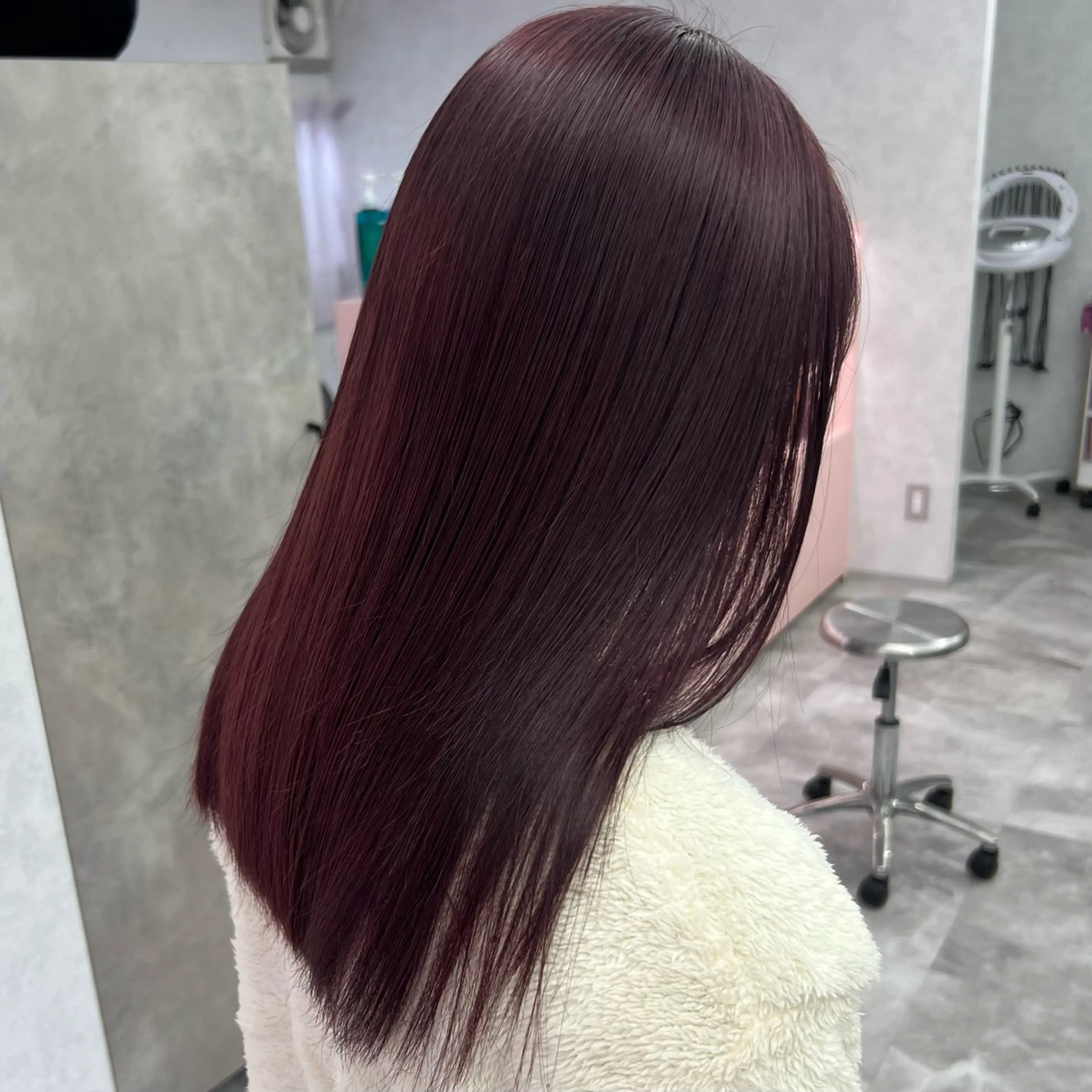 セミロング ヘアカラー 岸下 理緒のヘアスタイル
