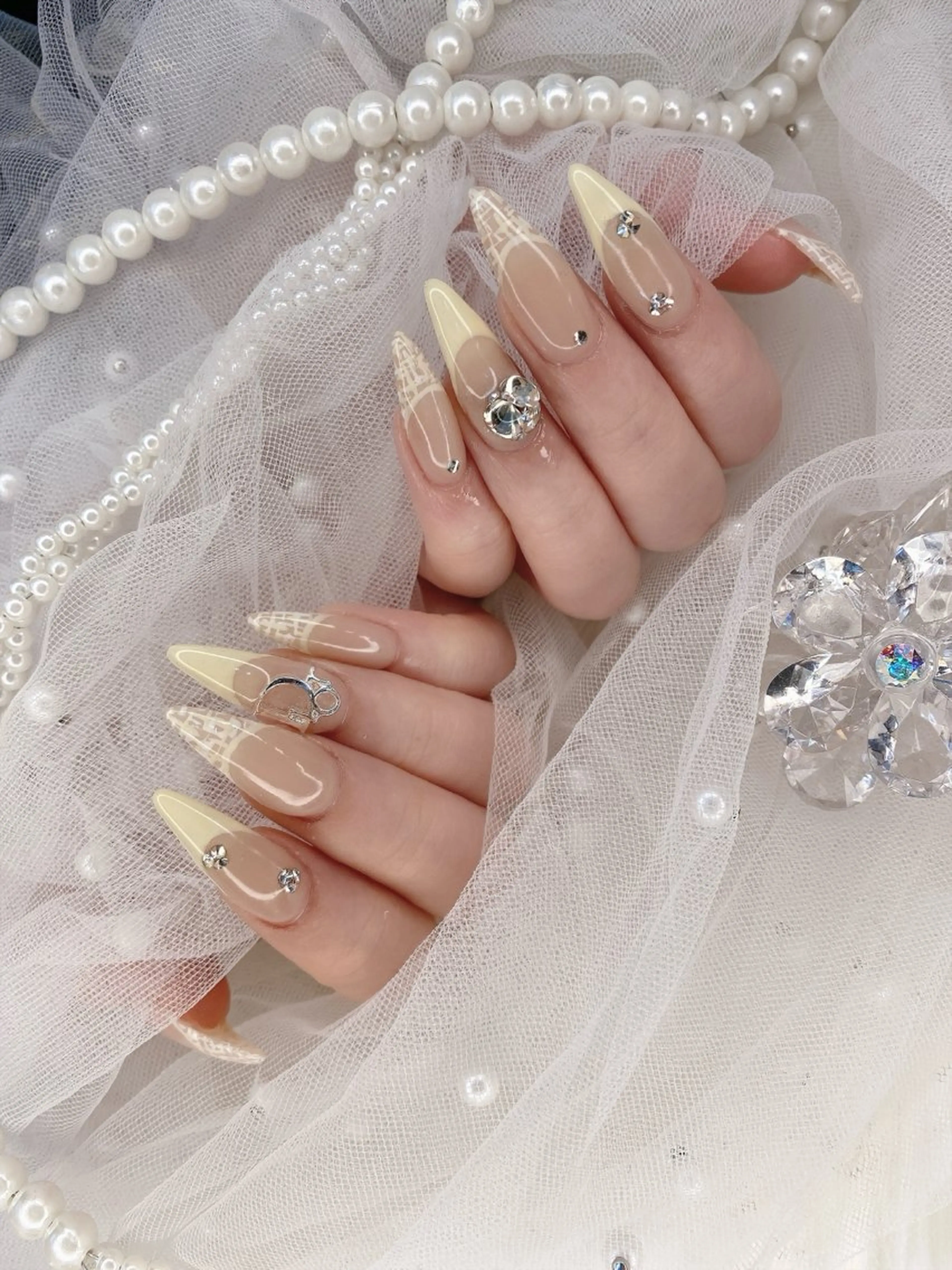 ネイル パステルネイル ツイードネイル 黄色 ハンドネイル フットネイル ハンドケア HARUKA 長堀橋のネイルデザイン