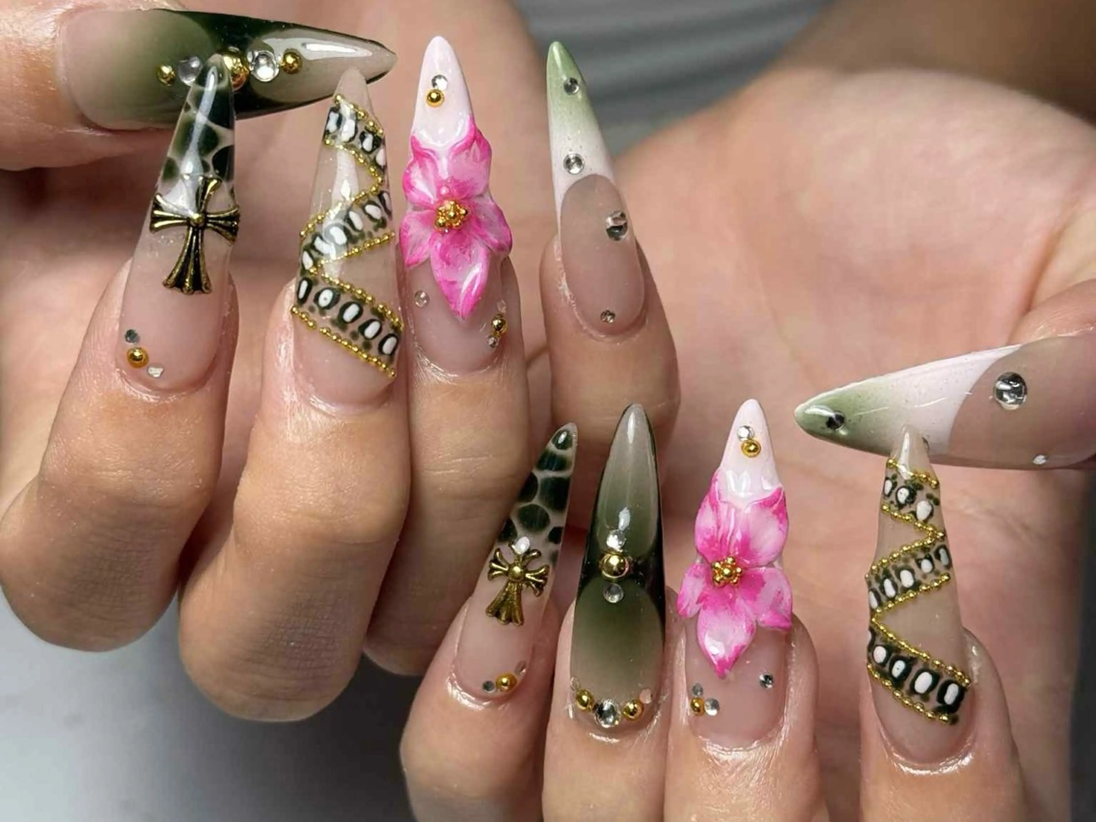 ネイル アートネイル フレンチネイル ジェルネイル グラデーション 韓国ネイル ハンドネイル 💕鈴木ユリ パラジェル/オフ無料のネイルデザイン