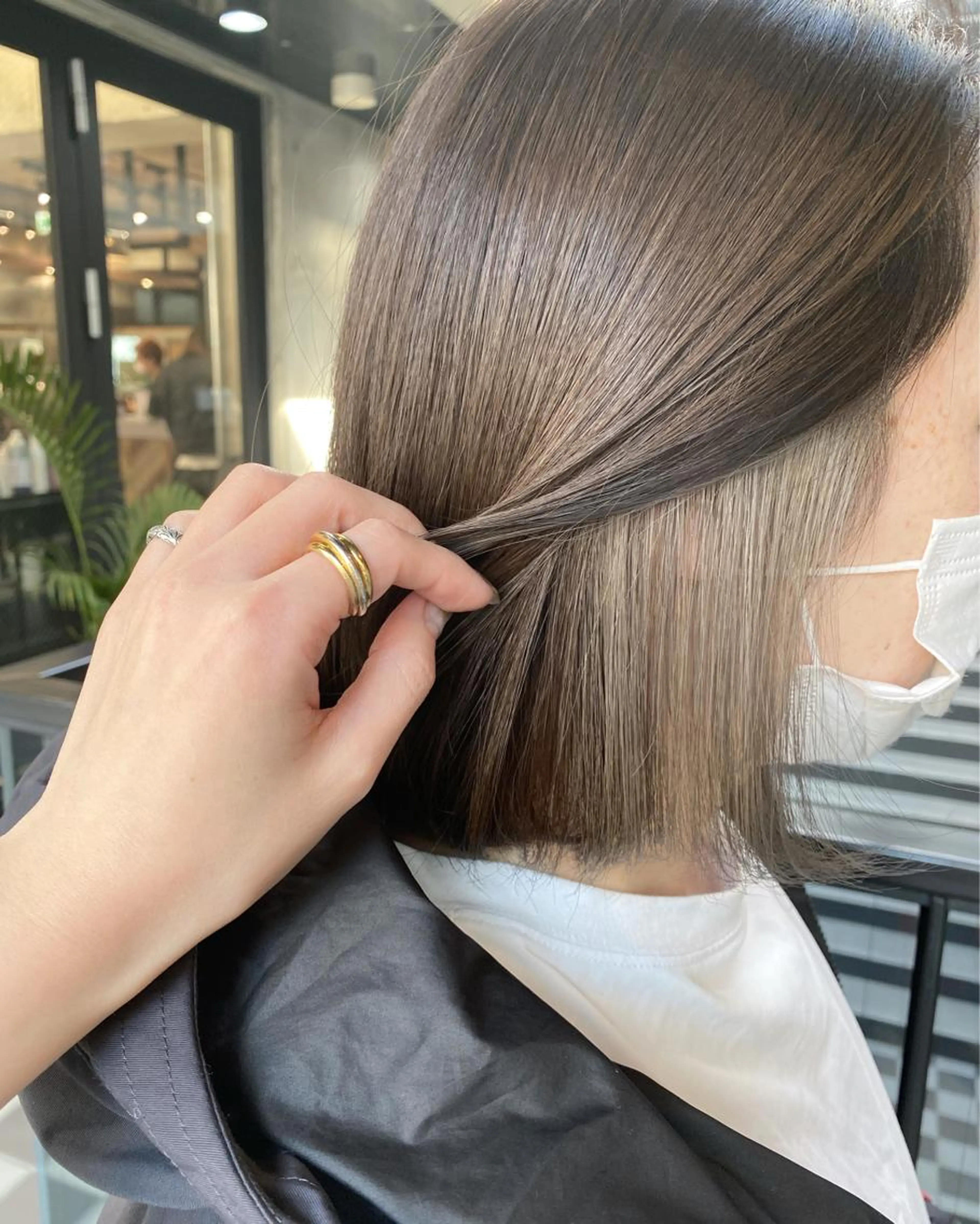 🧡イヤリングカラー+ライトトリートメント🧡ケアブリーチ込みの写真