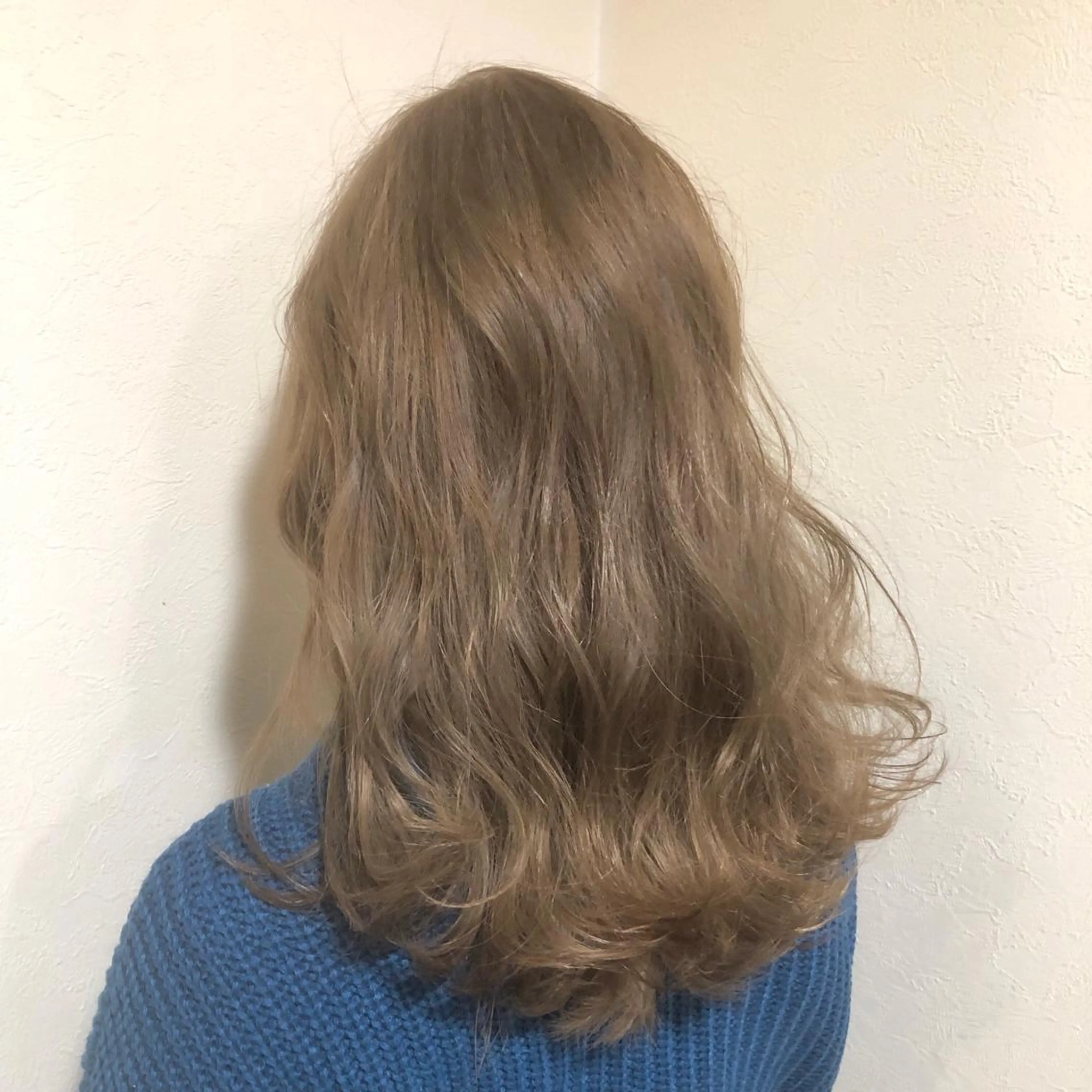 セミロング カラー 工藤 綾華のヘアスタイル