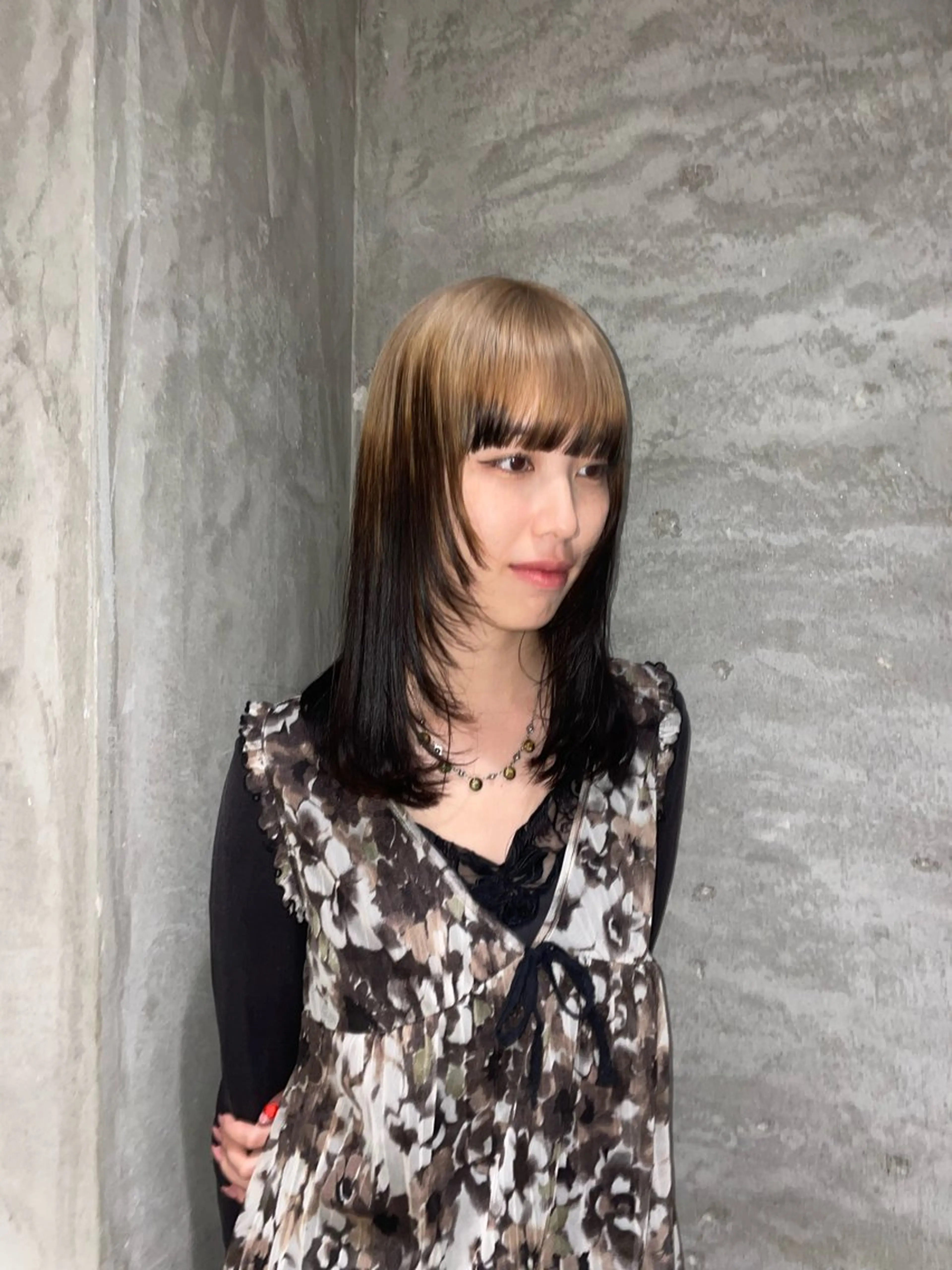 セミロング カラー asada makotoのヘアスタイル