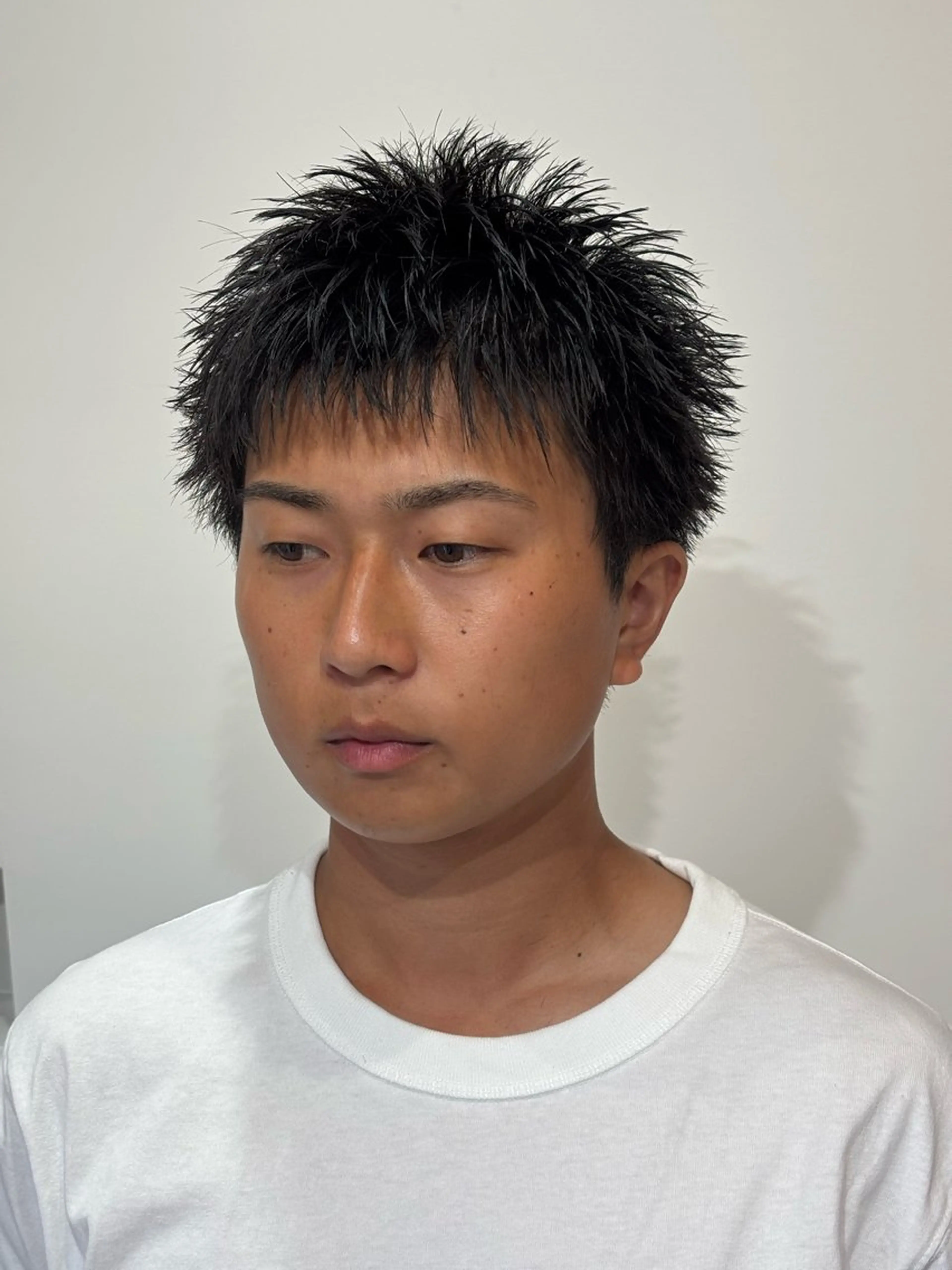 ショート メンズ メンズショート スパイキーショート ショートヘア カット トリートメント 【店長】メンズ職人 短髪　ハイトーン🔥のヘアスタイル