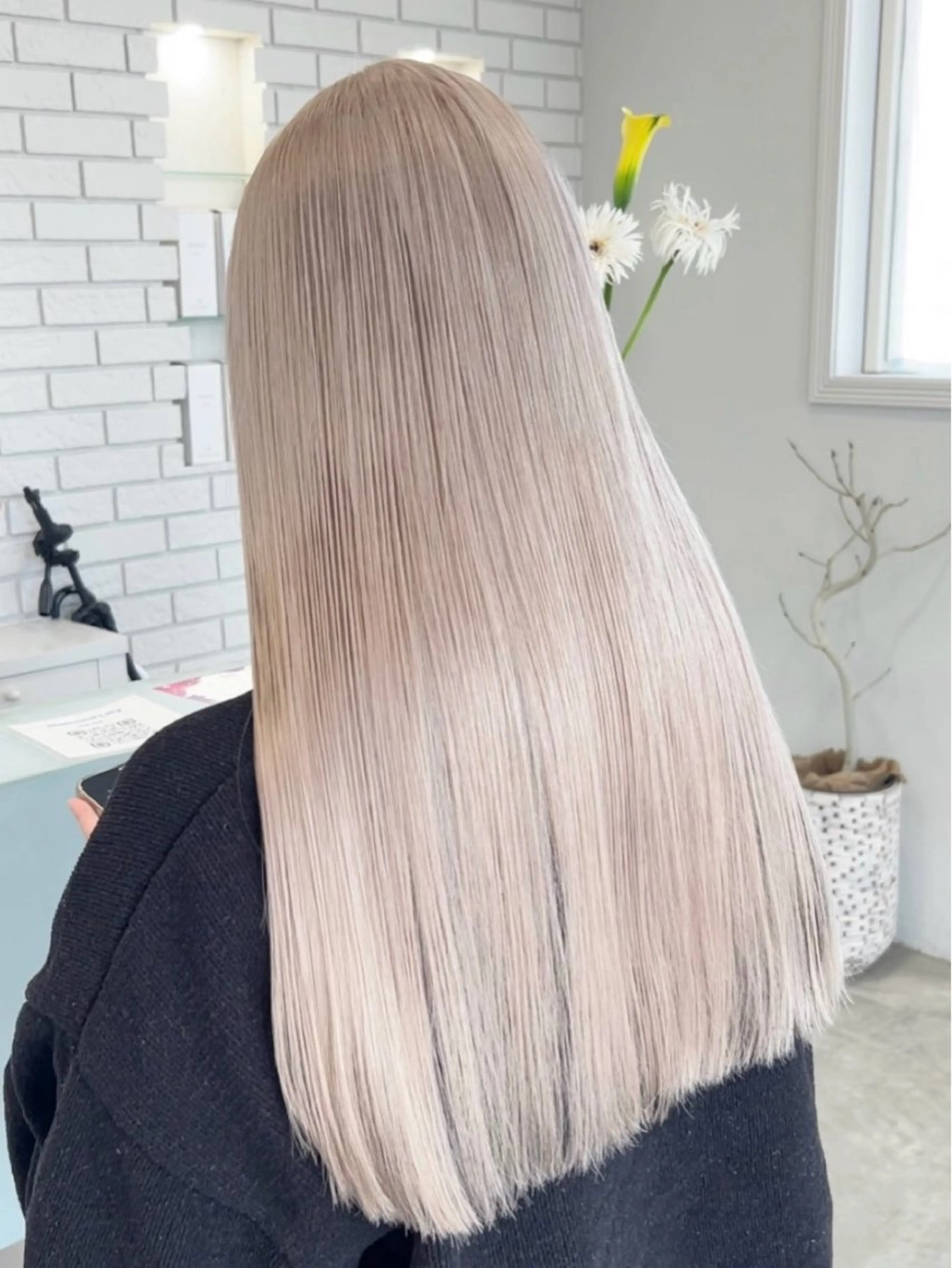 ロング カラー みなみ/ブリーチ/ ダイアモンドリリーのヘアスタイル