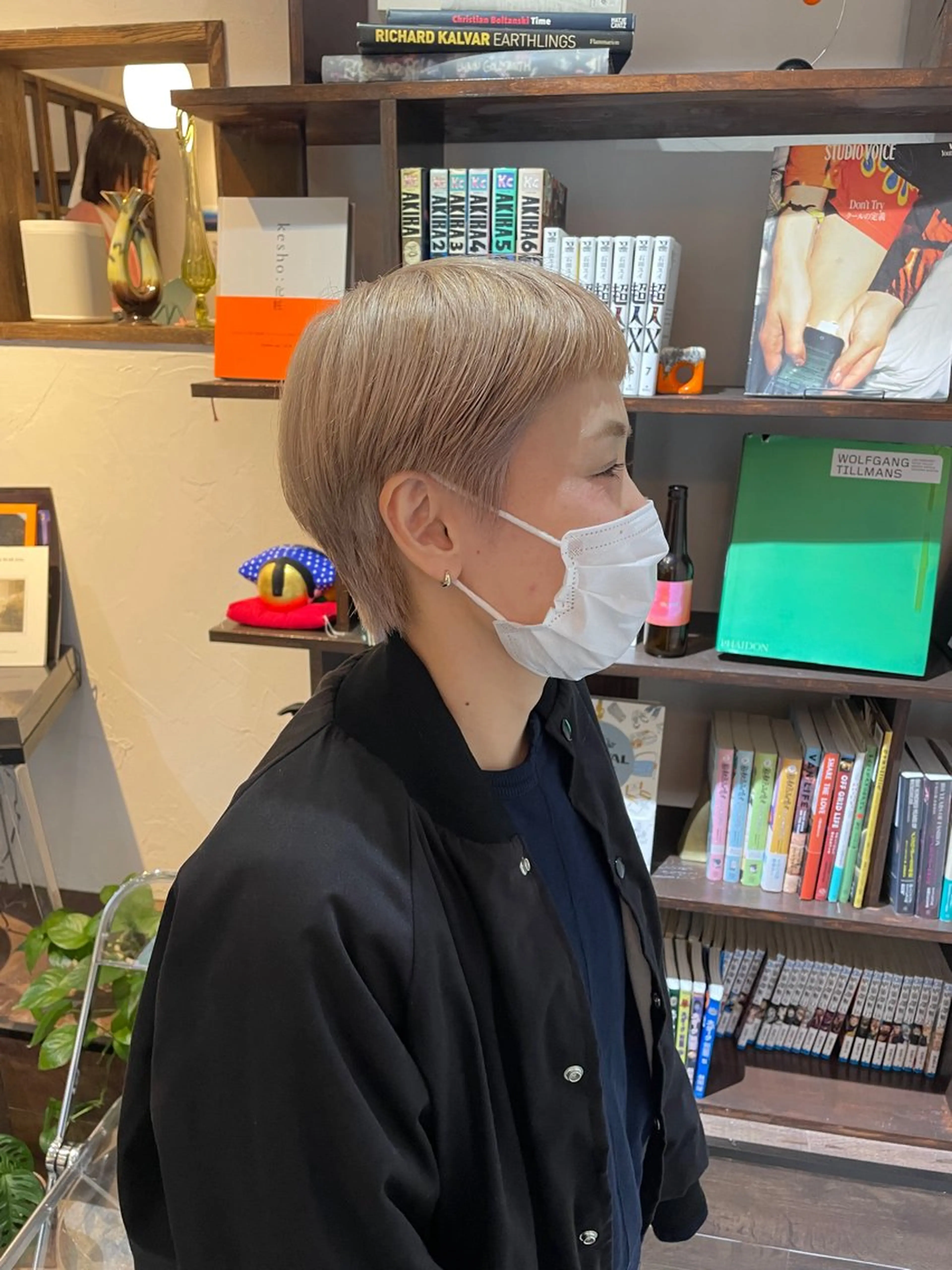 ショート カラー 高橋 愛美のヘアスタイル