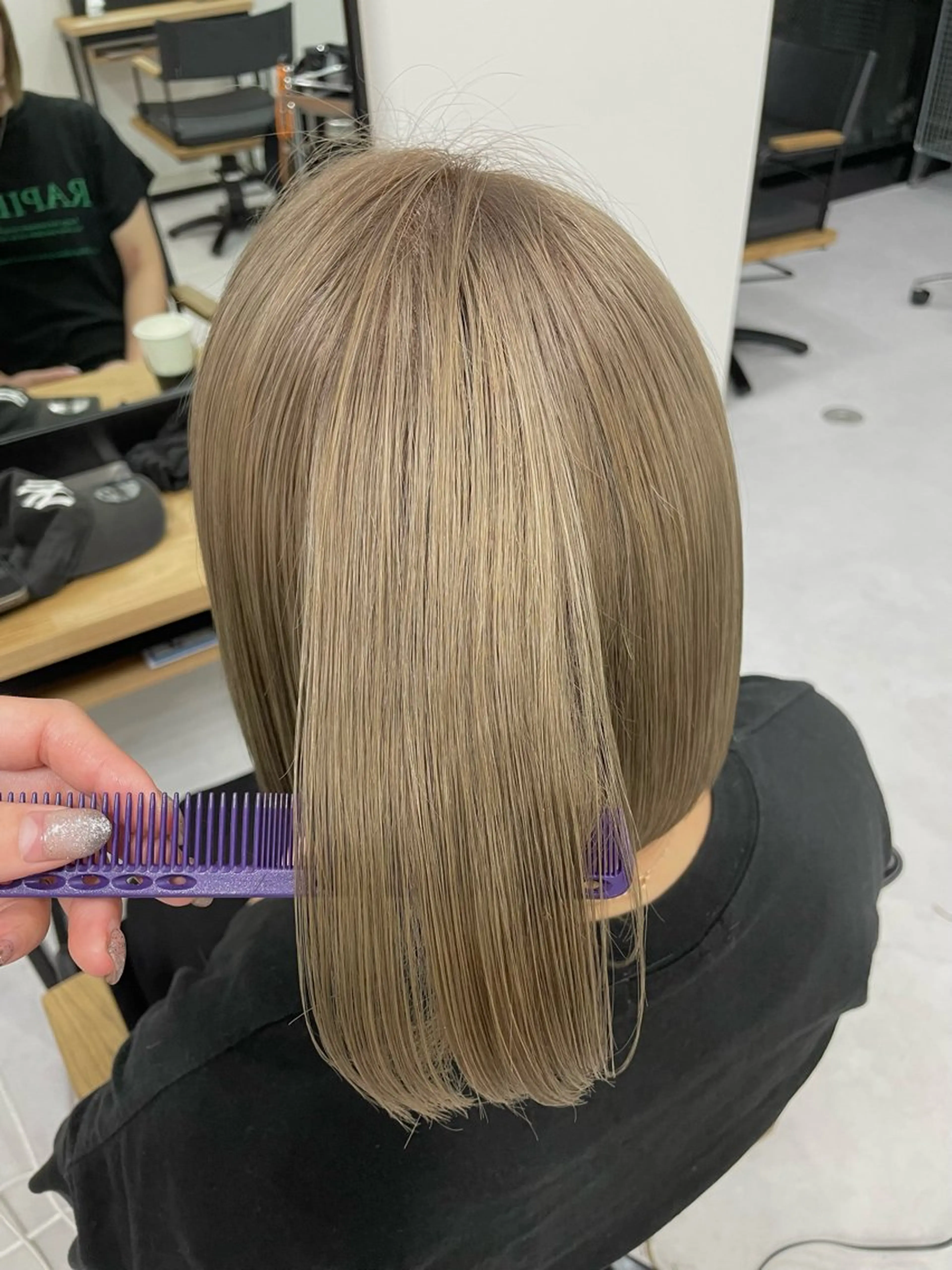 カラー ベージュカラー ブリーチ ミルクティーベージュ Mina/岡山/矯正 ブリーチ/レイヤーのヘアスタイル