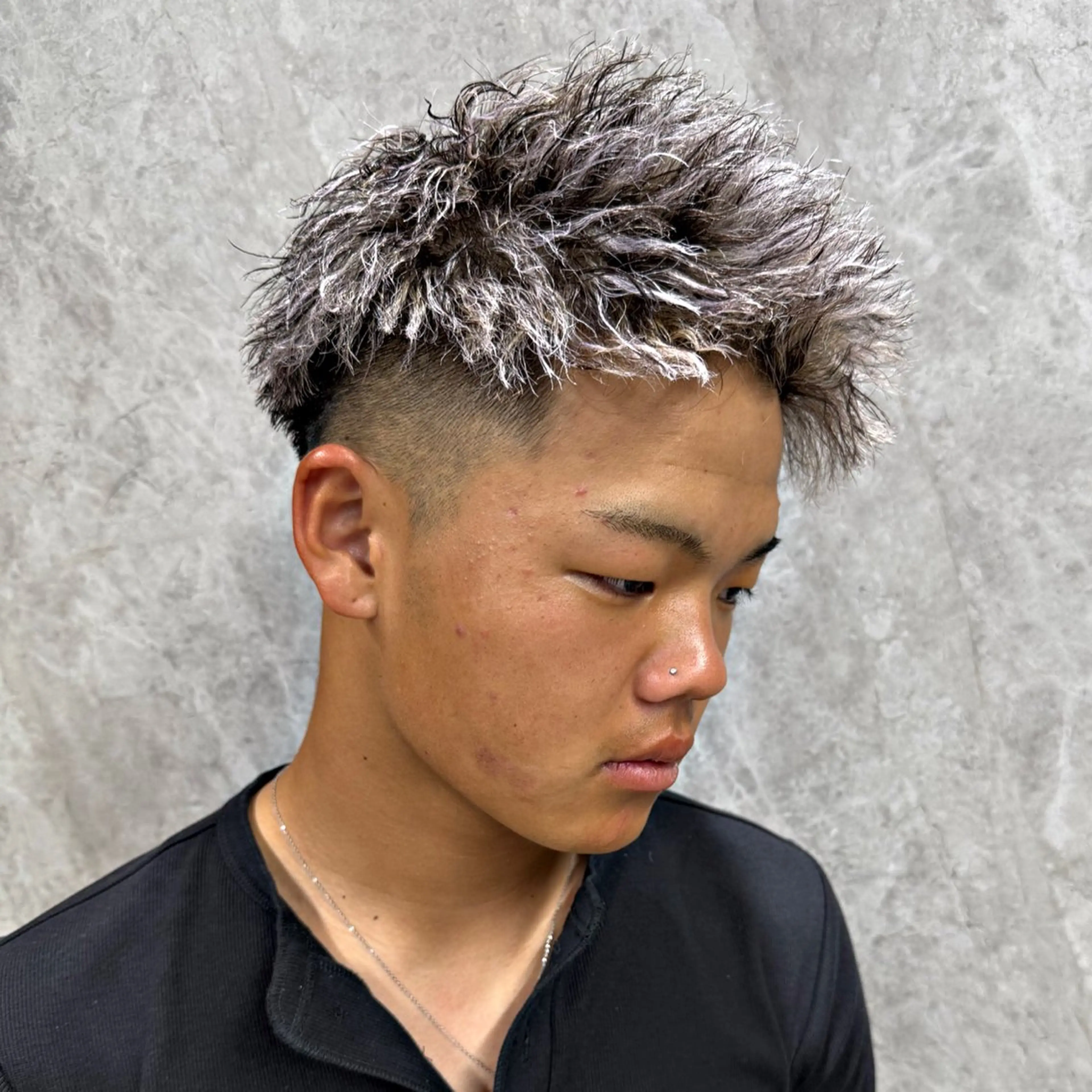 ショート カラー パーマ メンズ メンズメッシュ メンズパーマ メッシュ ブリーチモデル募集中 /伊藤優真のヘアスタイル