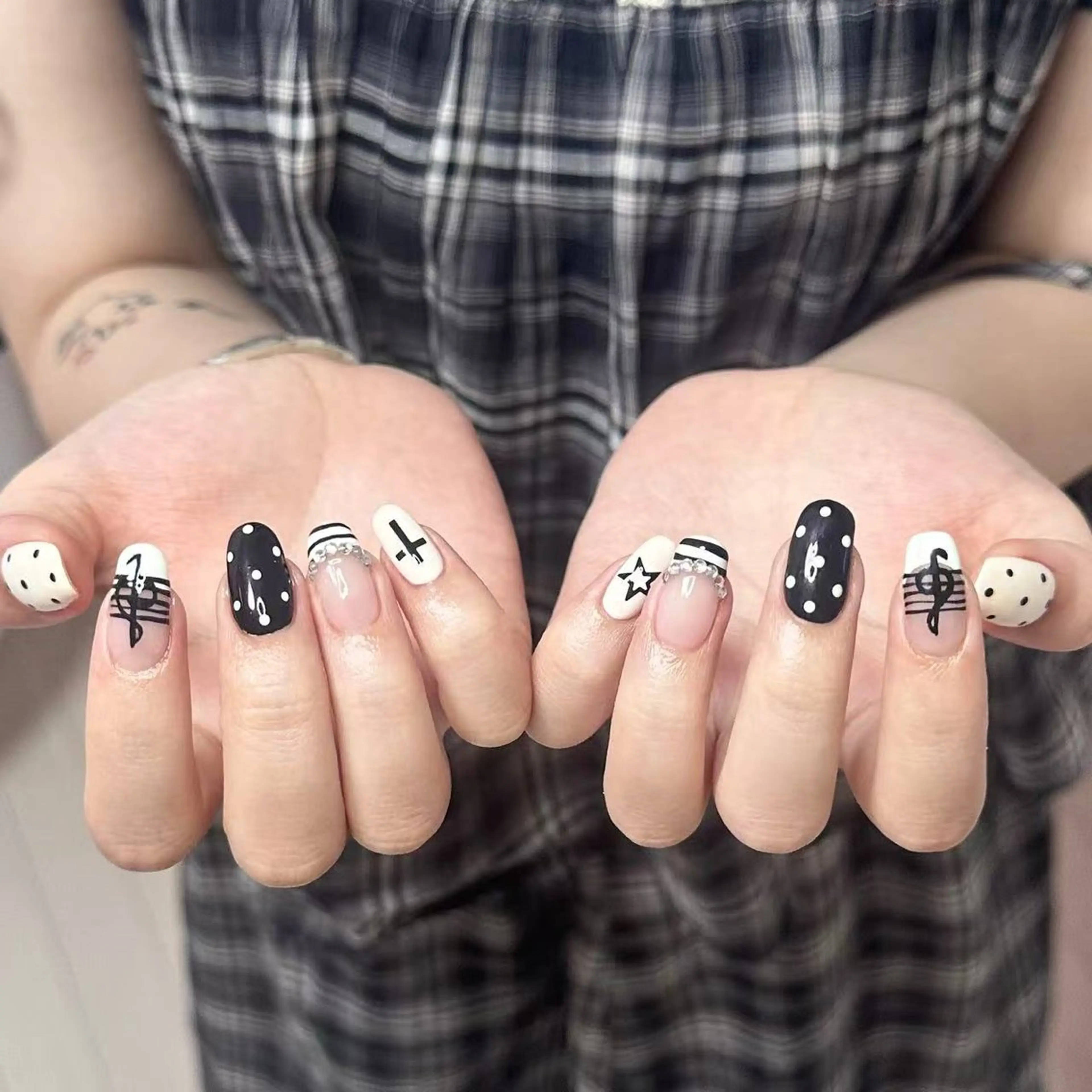 ネイル アートネイル オーロラネイル チークネイル フレンチネイル ガラスフレンチ ハンドネイル 🎀🎀YooLi Nail Salonのネイルデザイン