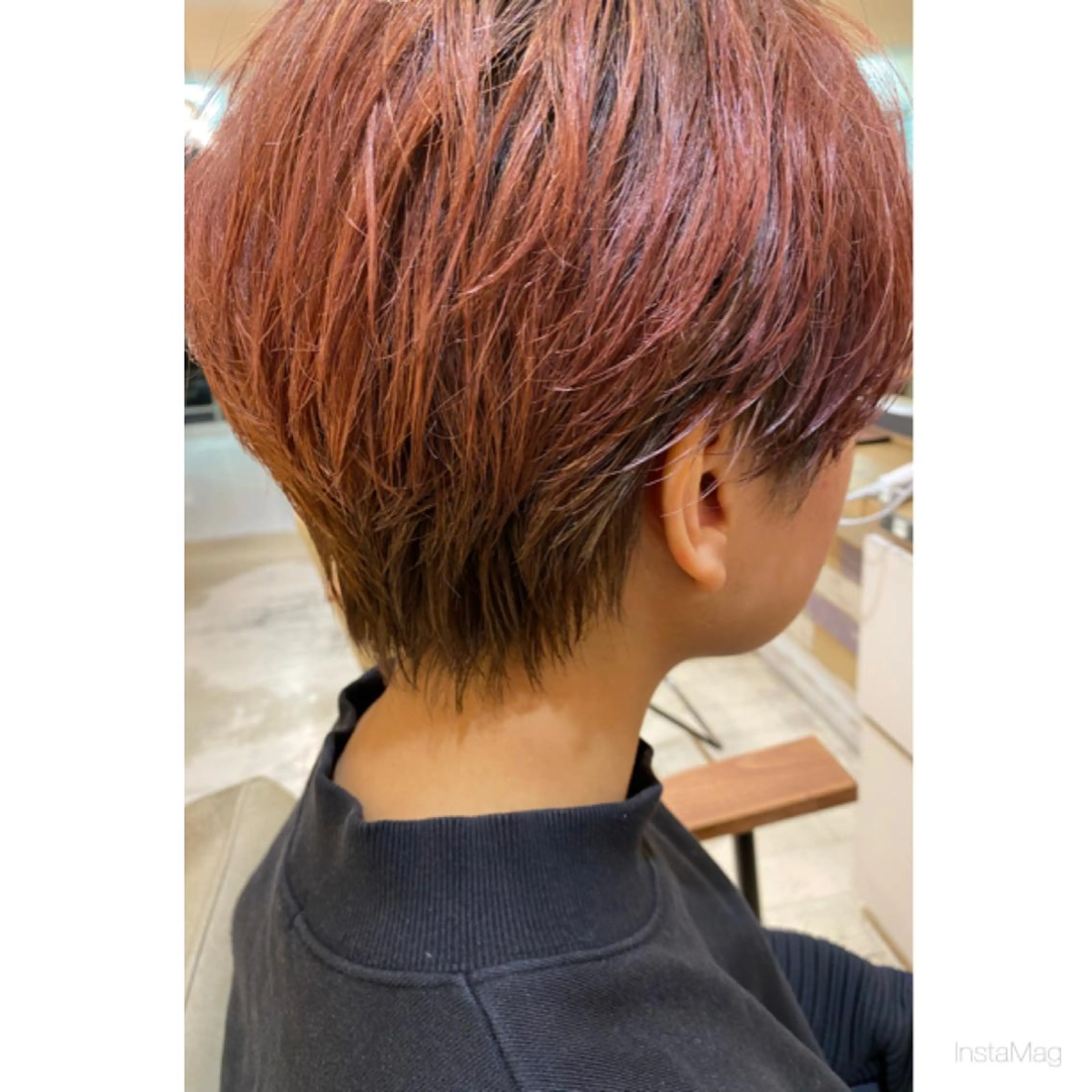 ショート カラー ハンサムショート ピンクカラー レッドカラー ショートヘア カット ヘアカラー 岩間 香純のヘアスタイル