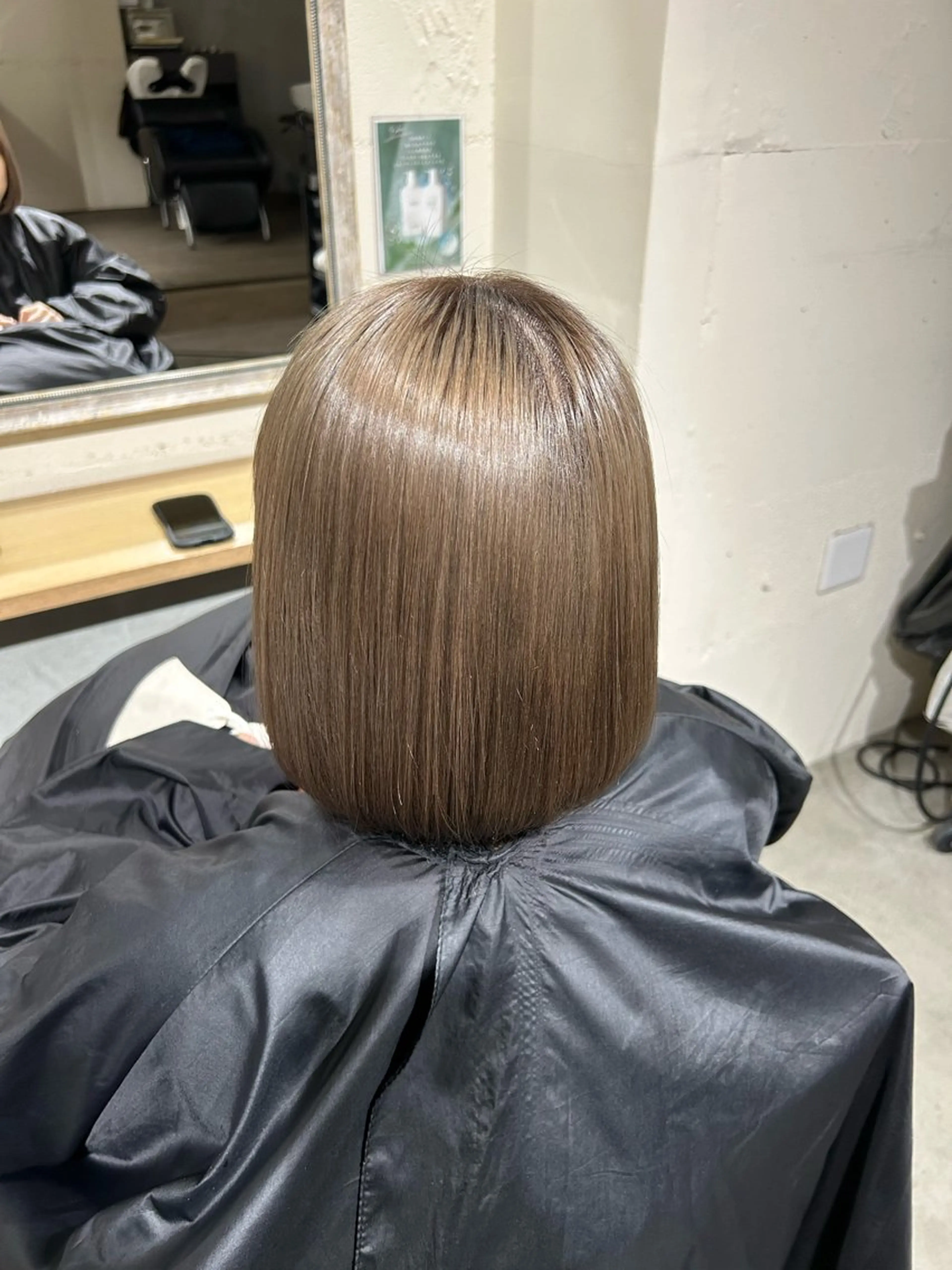 ミディアム カラー ベージュカラー ブリーチ ミルクティーベージュ ブリーチなしカラー 瀬川 夏緒のヘアスタイル