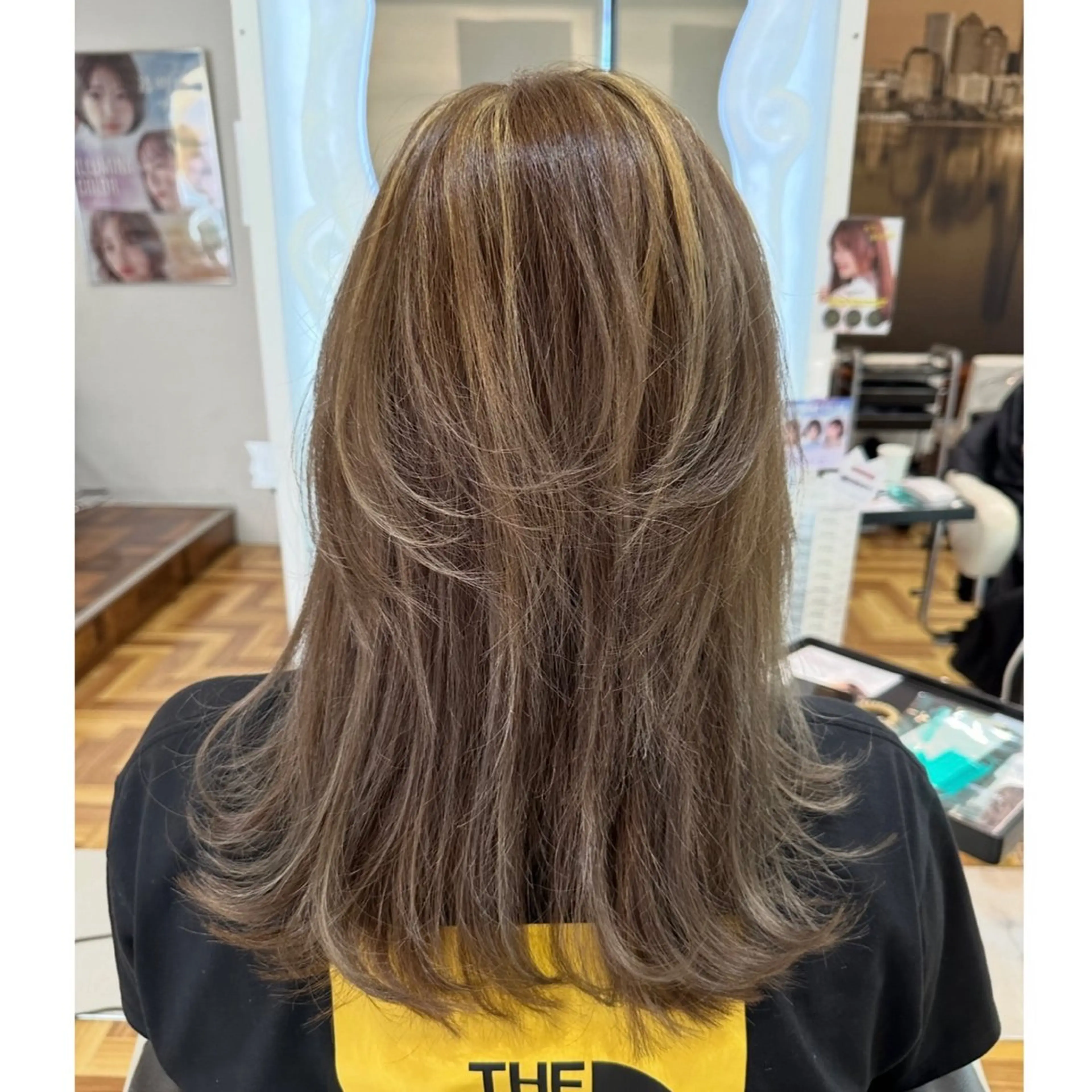 ロング ハイライト カット ヘアカラー 金沢 広美のヘアスタイル