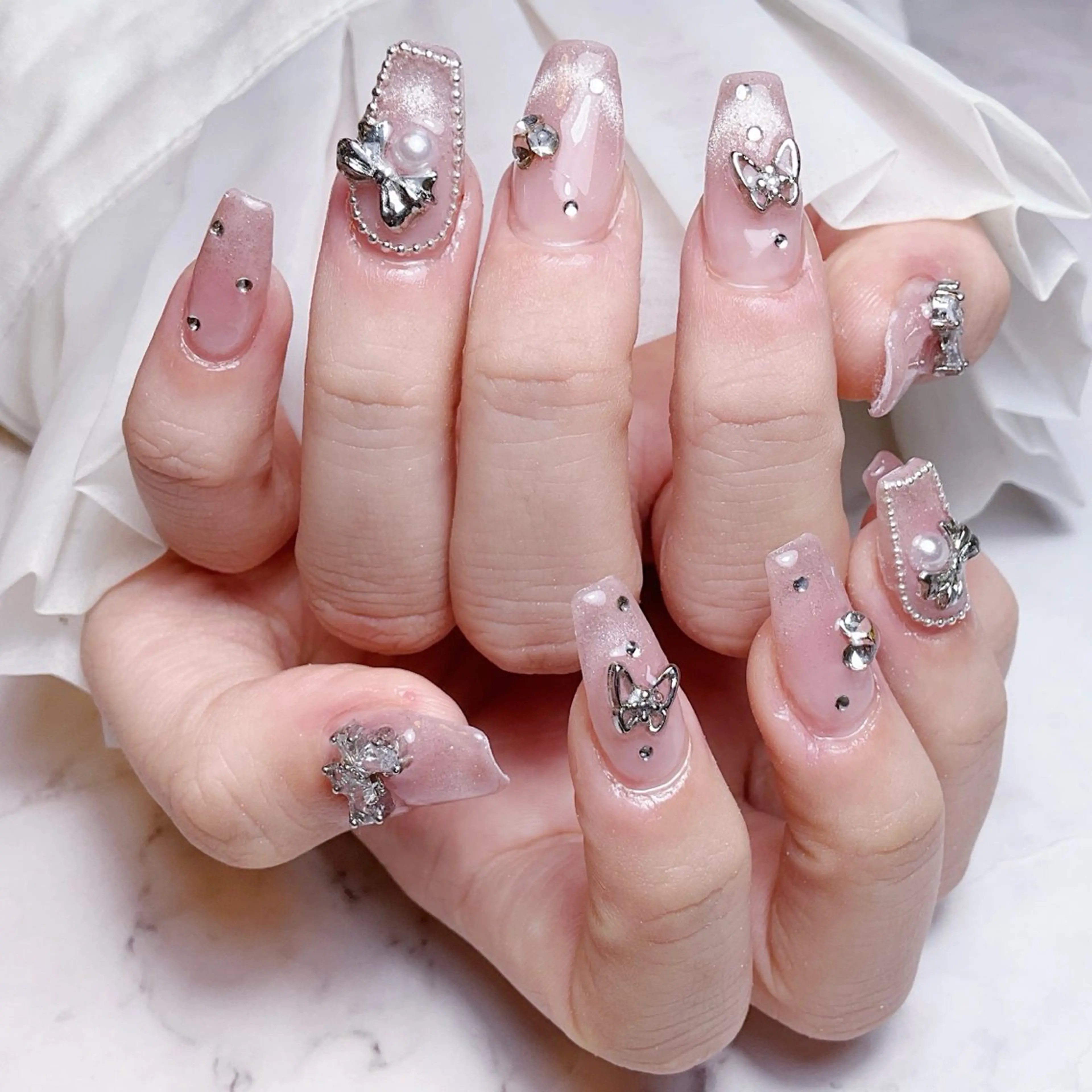 ネイル ハンドネイル 🍭Yun nail hyejin🌸のネイルデザイン
