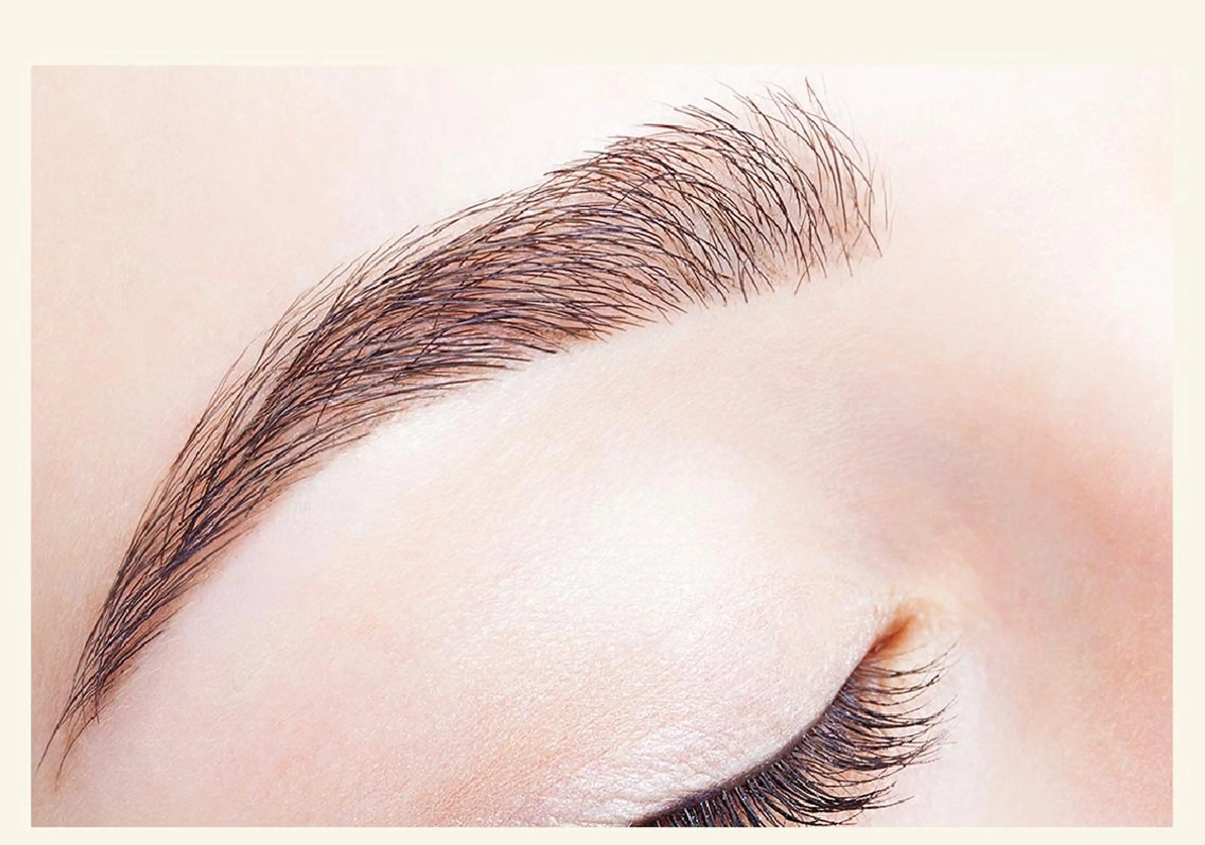 ✨美眉毛アイブロウスワックス‼️眉メイクレクチャー付‼️フリーハンドで美しい眉‼️の写真