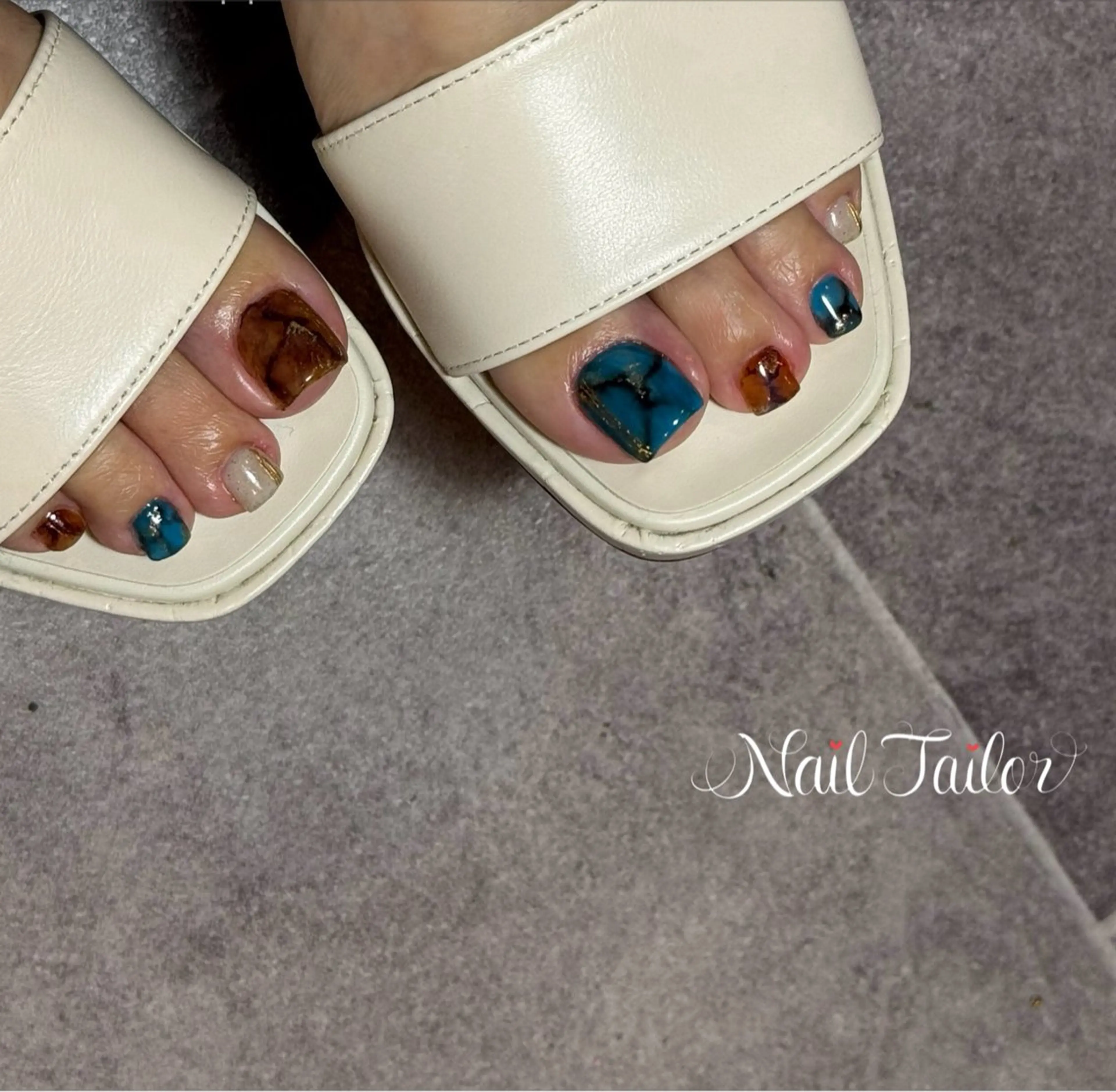 ネイル べっ甲ネイル フットネイル ジェルネイル ニュアンスネイル ワンカラーネイル フットネイル NailTailor ネイルテイラーのネイルデザイン