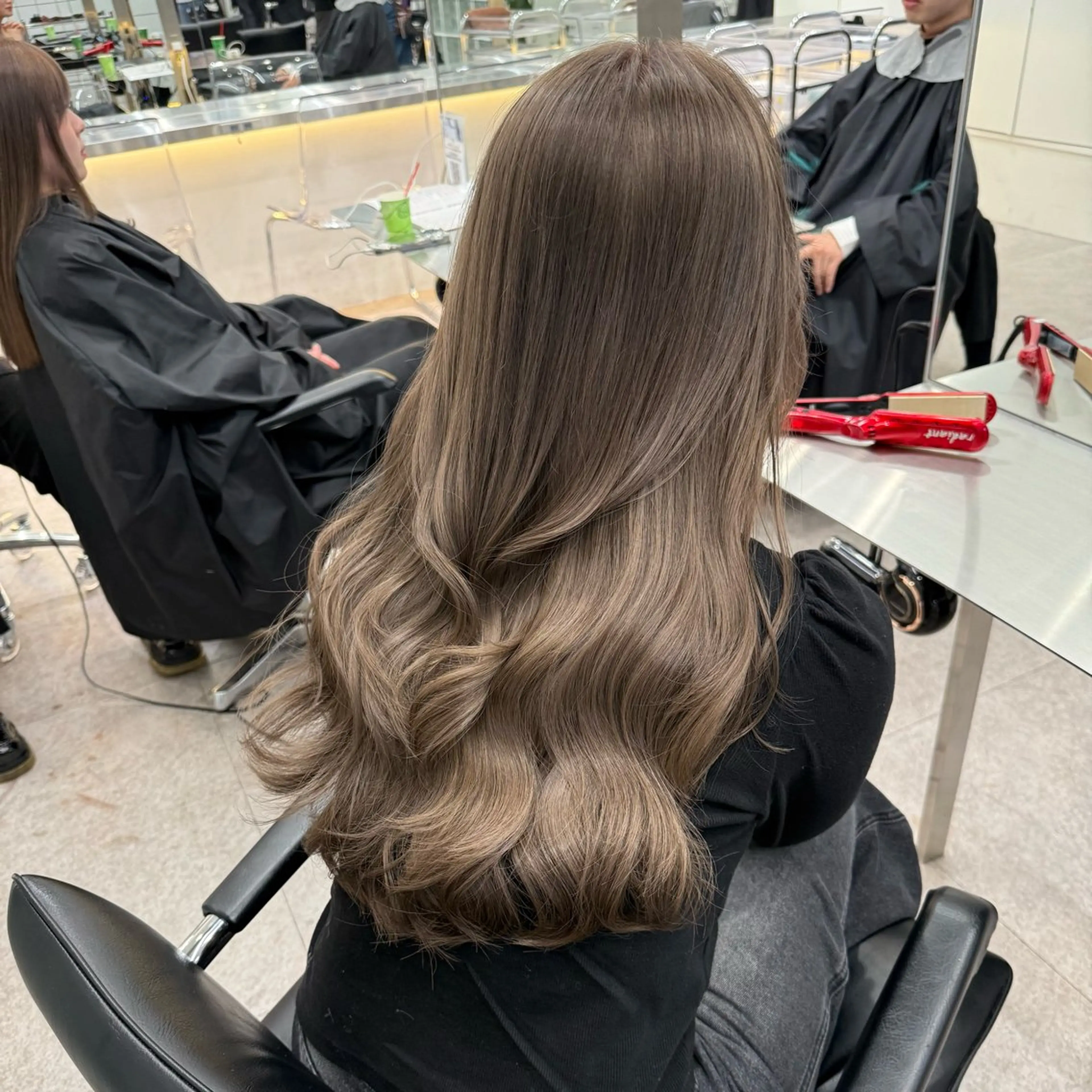 ロング カラー ヘアカラー ミルクティーベージュ /sara💛のヘアスタイル