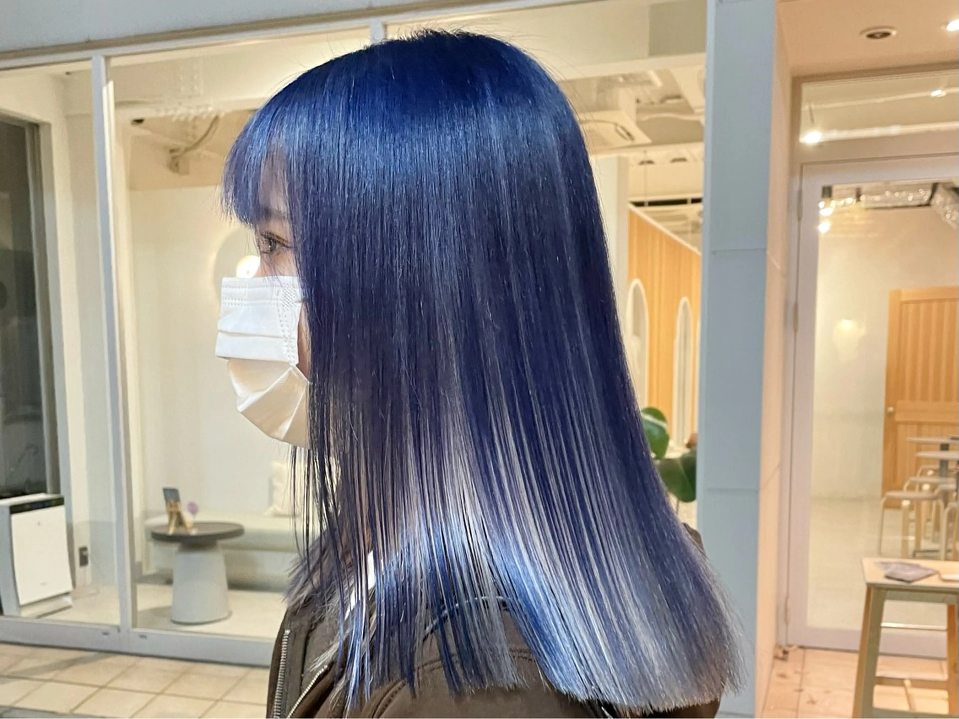 ロング カラー ブルーカラー ネイビーカラー シルバー ホワイトシルバー カット ヘアカラー トリートメント ヘアセット ハイトーン×レイヤー ／遠藤将太のヘアスタイル