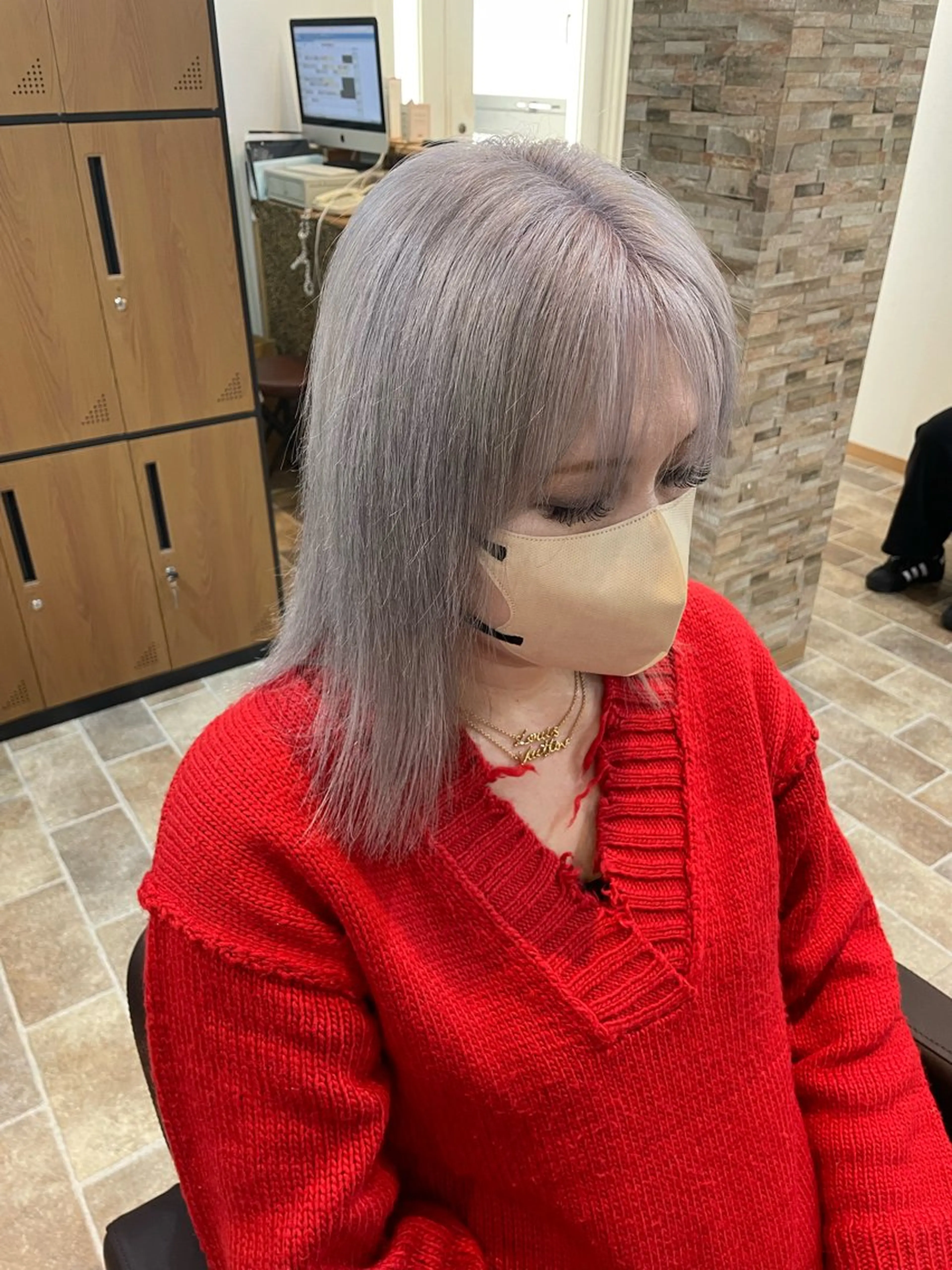 ミディアム カラー シルバー ヘアカラー YUI/ ブリーチカラー🌷のヘアスタイル