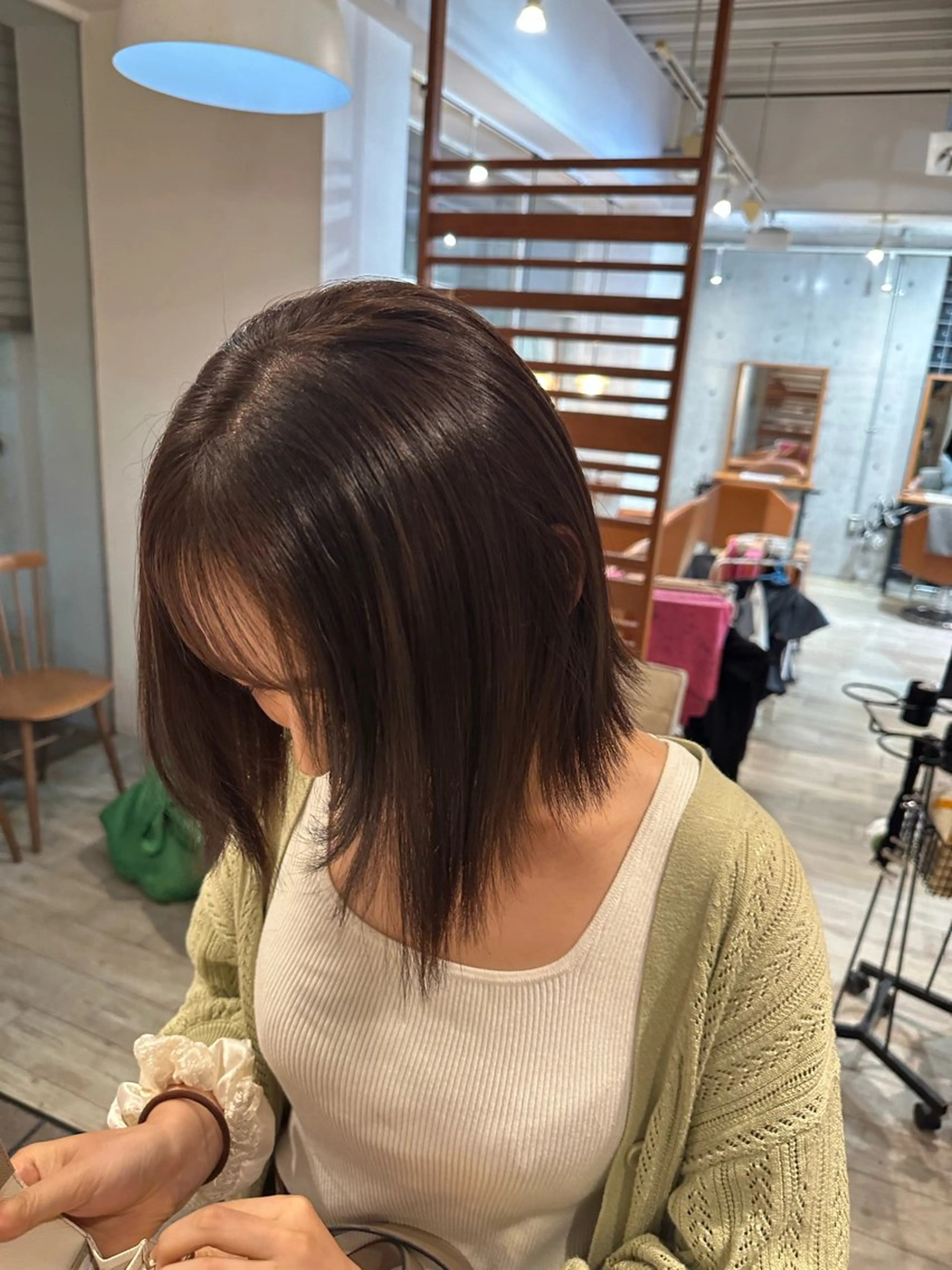 カラー 亀井 咲那のヘアスタイル