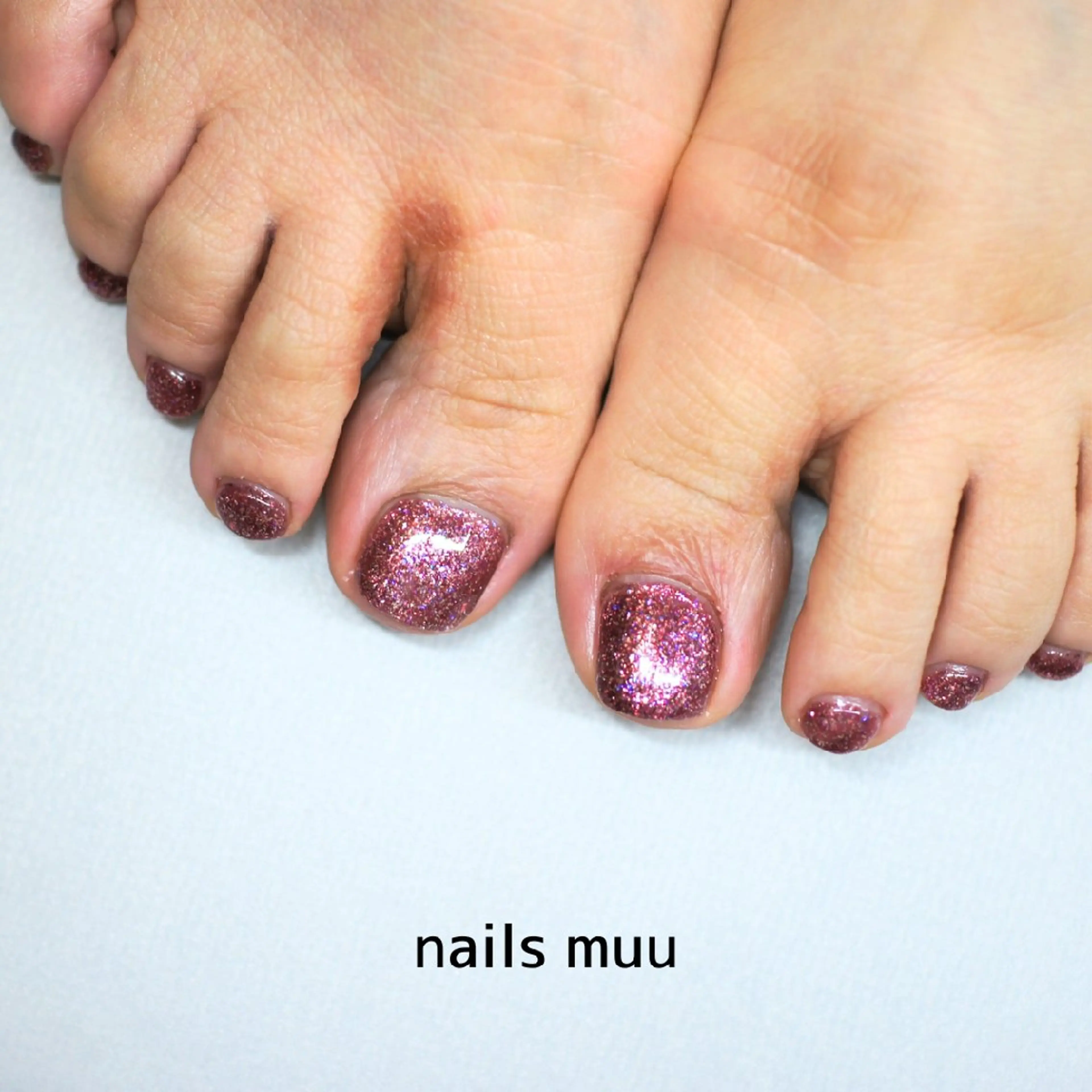 ネイル ラメ(グリッター) フットネイル nails muu まゆのネイルデザイン