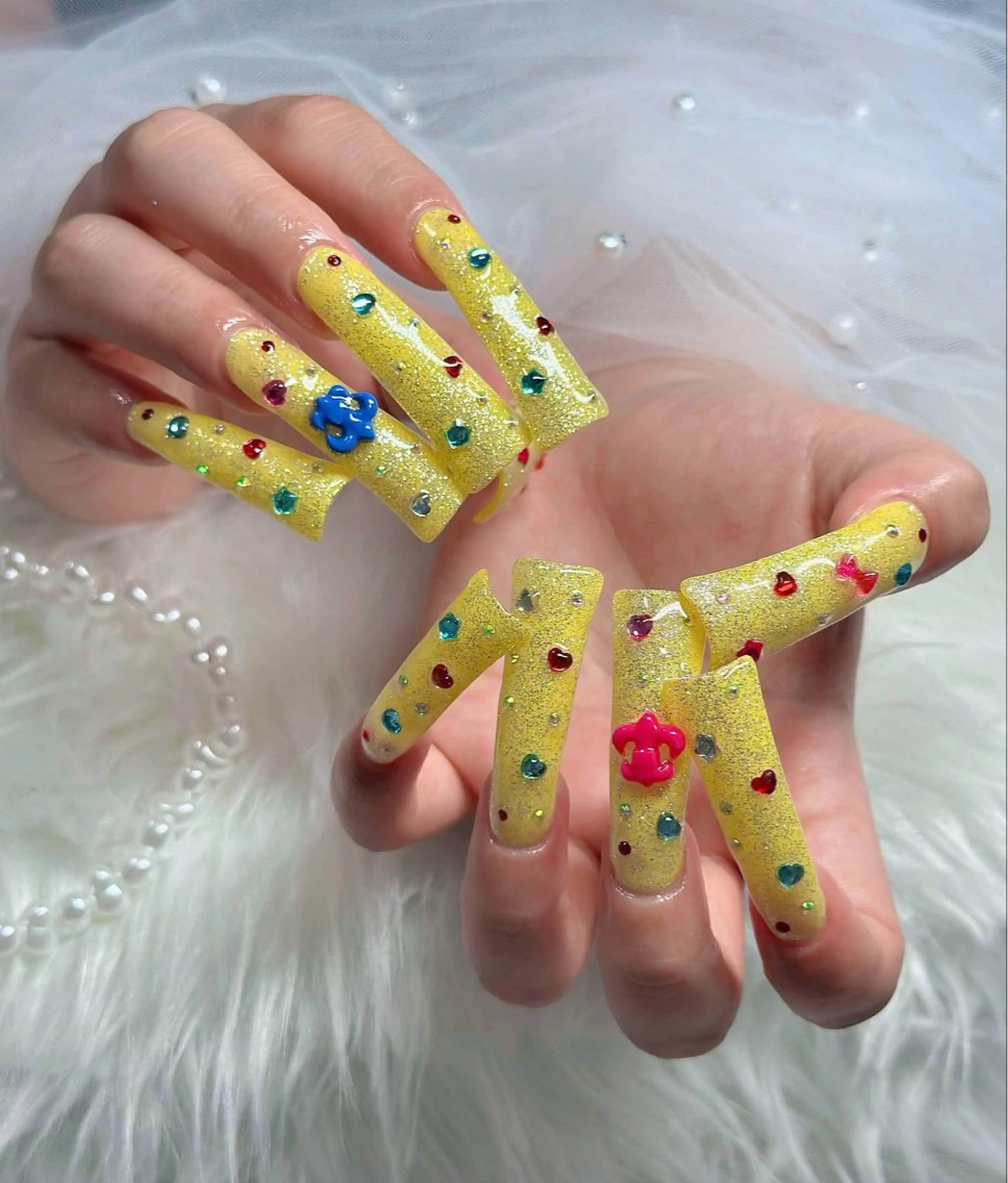 ネイル オーロラネイル フレンチネイル ジェルネイル ハロウィン キラキラネイル ハンドネイル H.baby Nail Salonのネイルデザイン