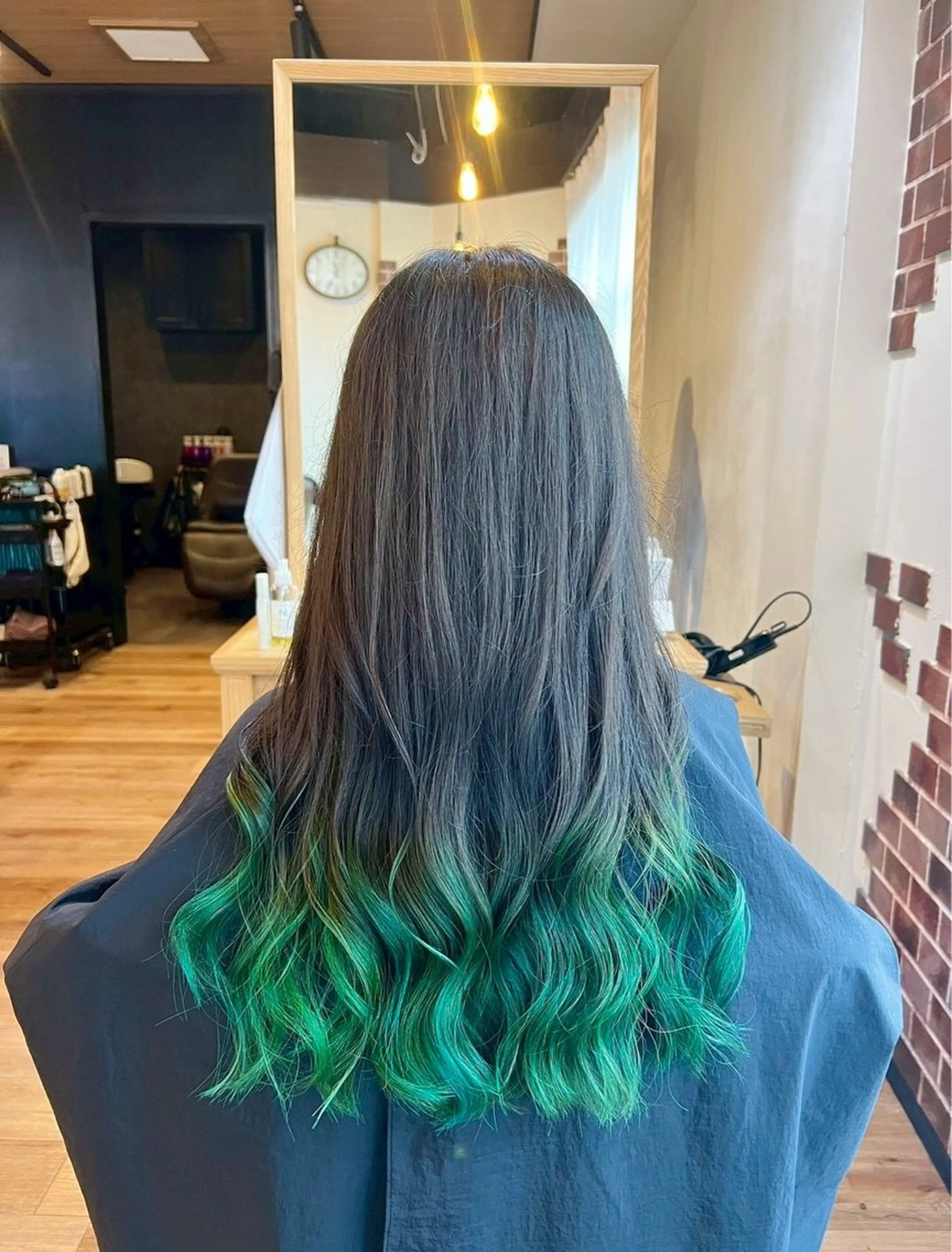 ロング 西村 雪菜のヘアスタイル