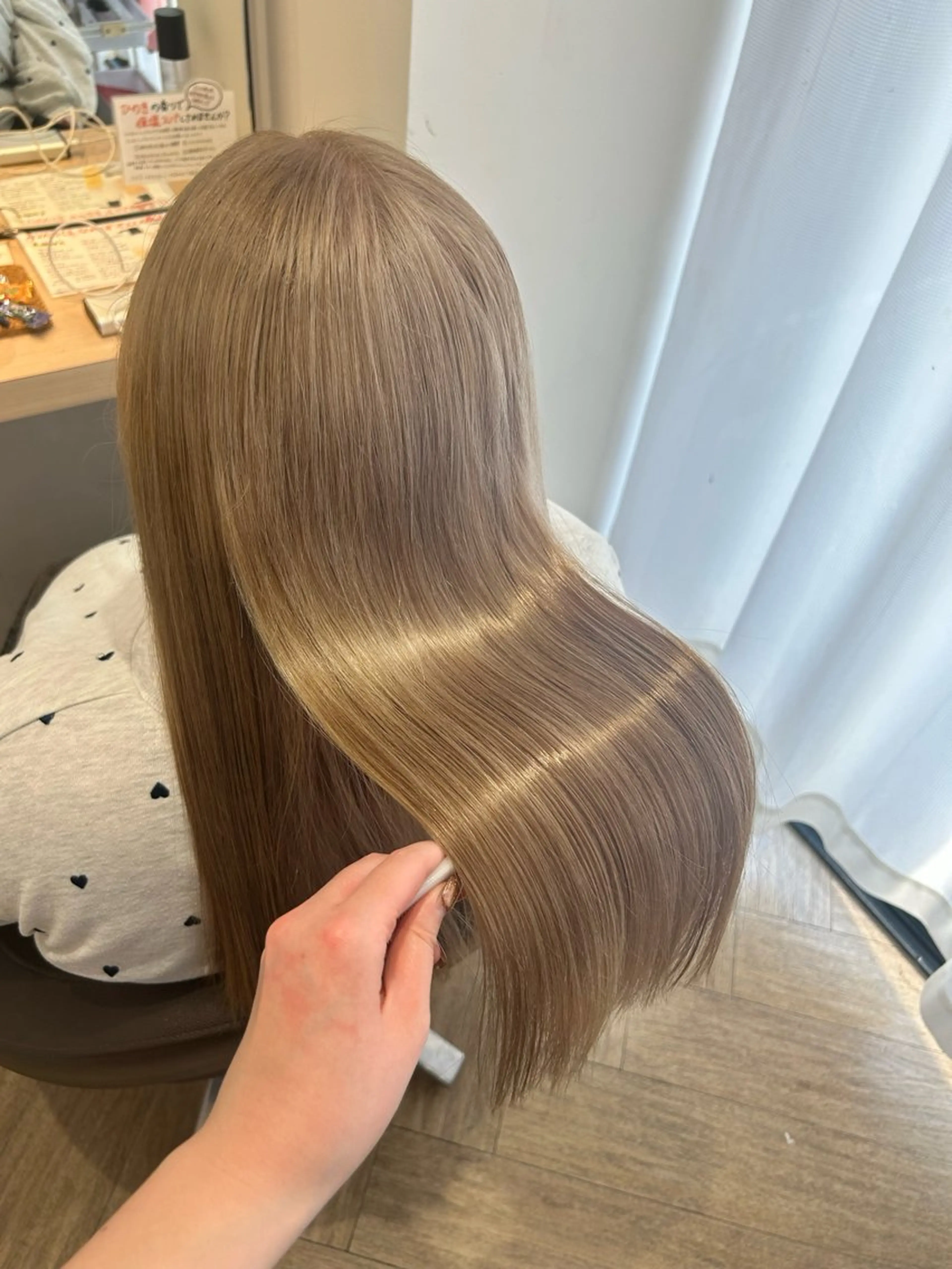 ロング カラー カット ヘアカラー トリートメント 砂野 真璃奈のヘアスタイル