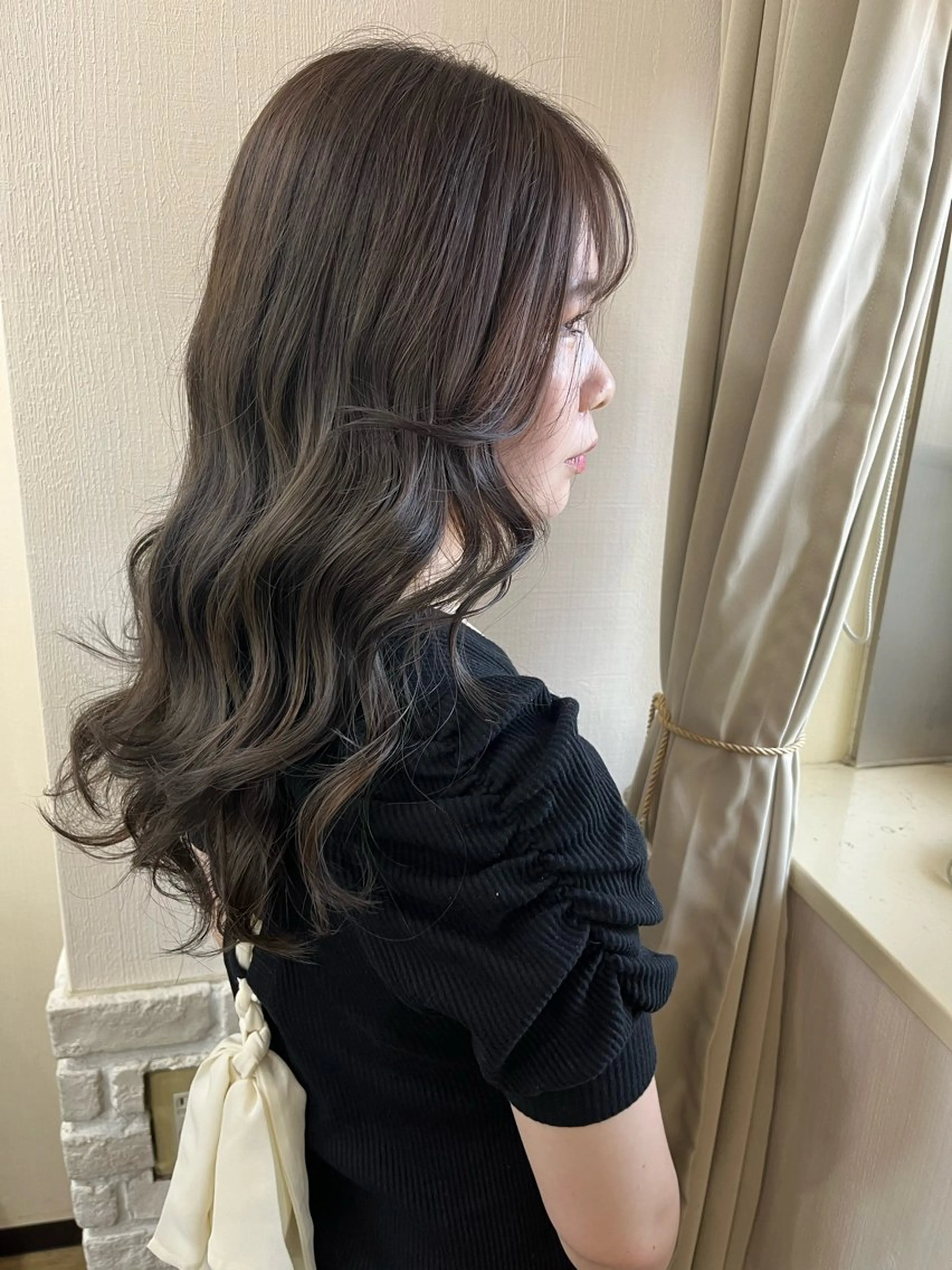 ロング カラー ベージュカラー ブリーチ ブラウンカラー ブラウンベージュ ヘアカラー きむえり/髪質改善 /うねり広がり改善のヘアスタイル