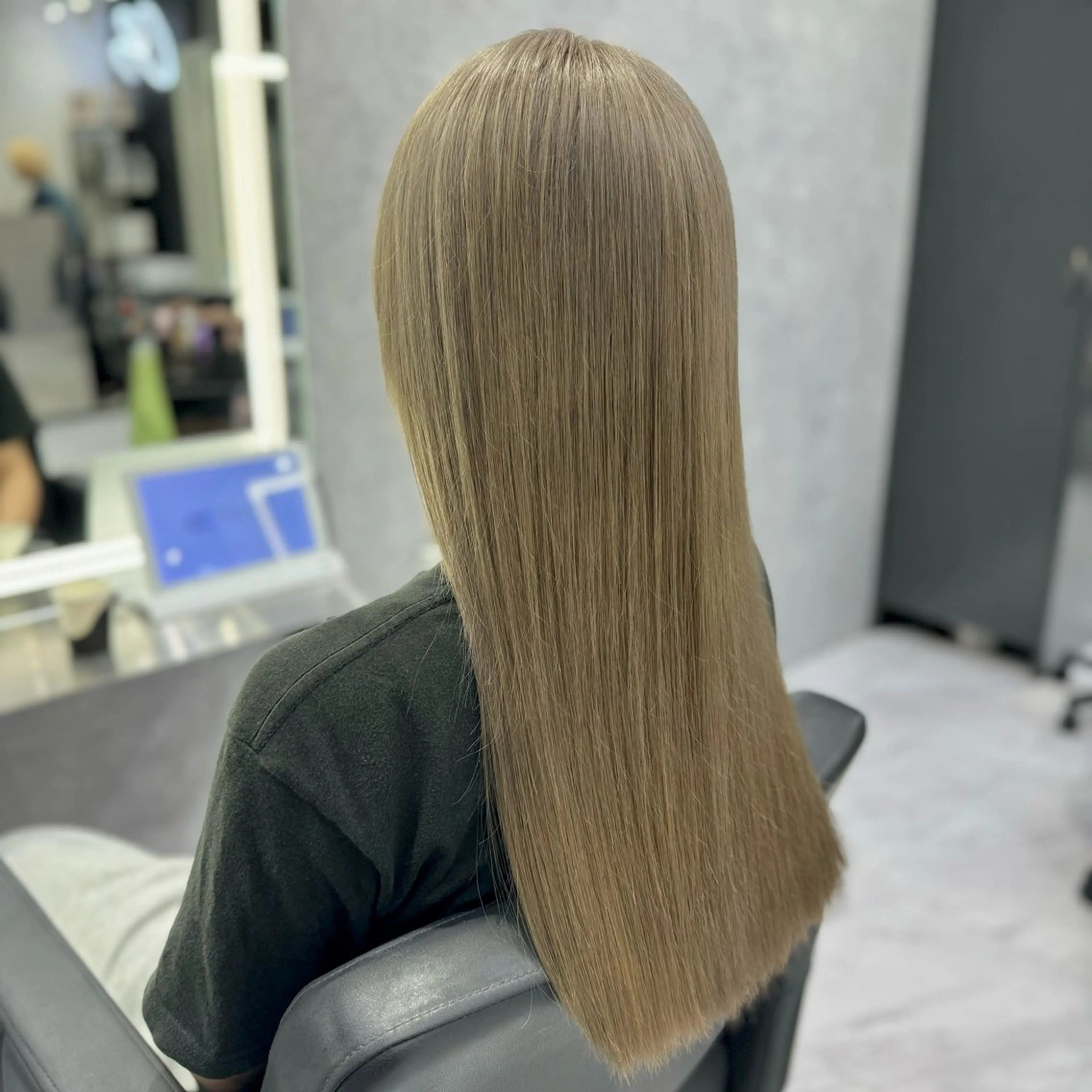 セミロング ヘアカラー ❤️‍🔥シールエク ＋カラー京❤️‍🔥のヘアスタイル