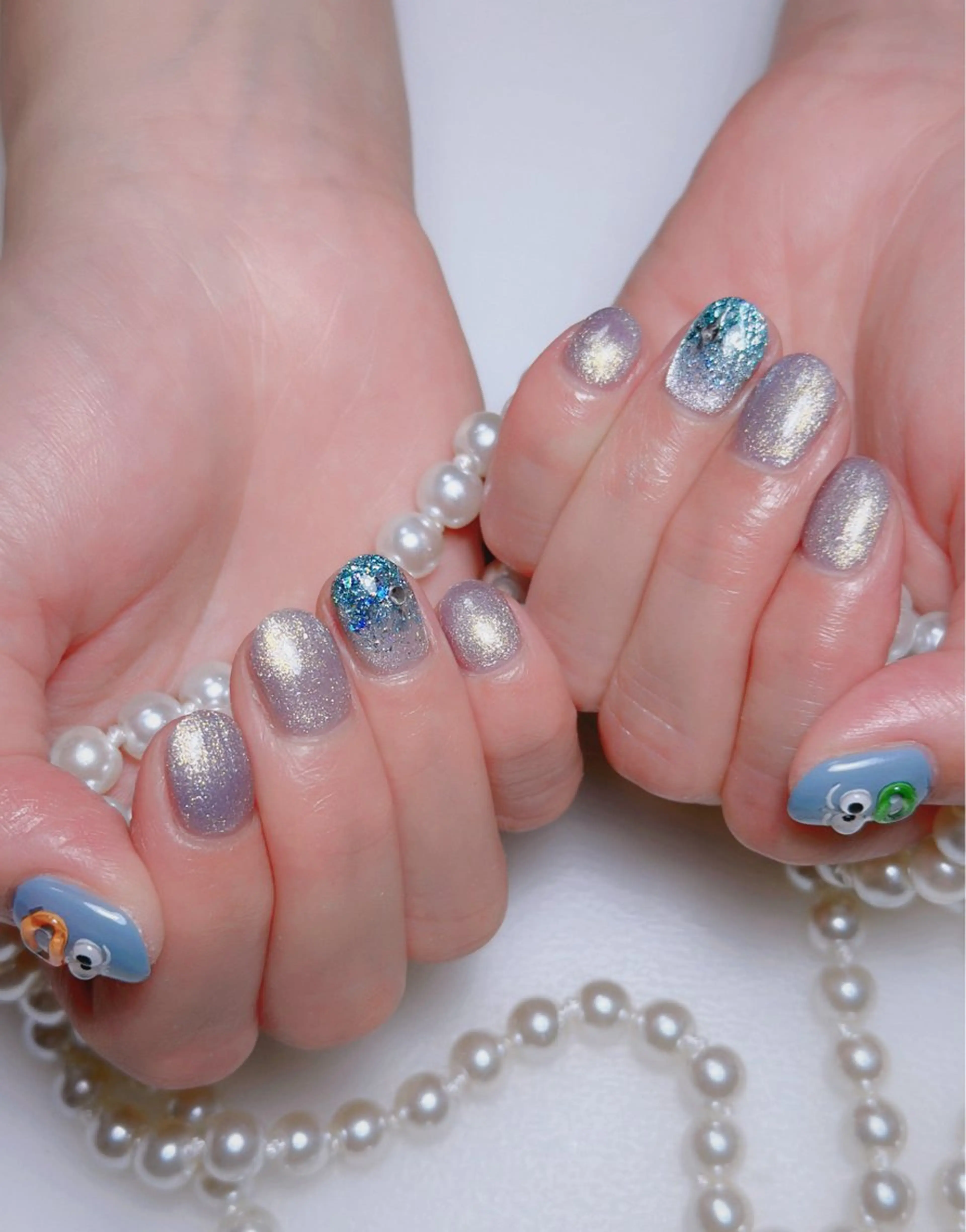 ネイル オーロラネイル 長さ出し フットネイル ラメ(グリッター) ラメグラデーション ハンドネイル 👍thumbs up nail👍のネイルデザイン