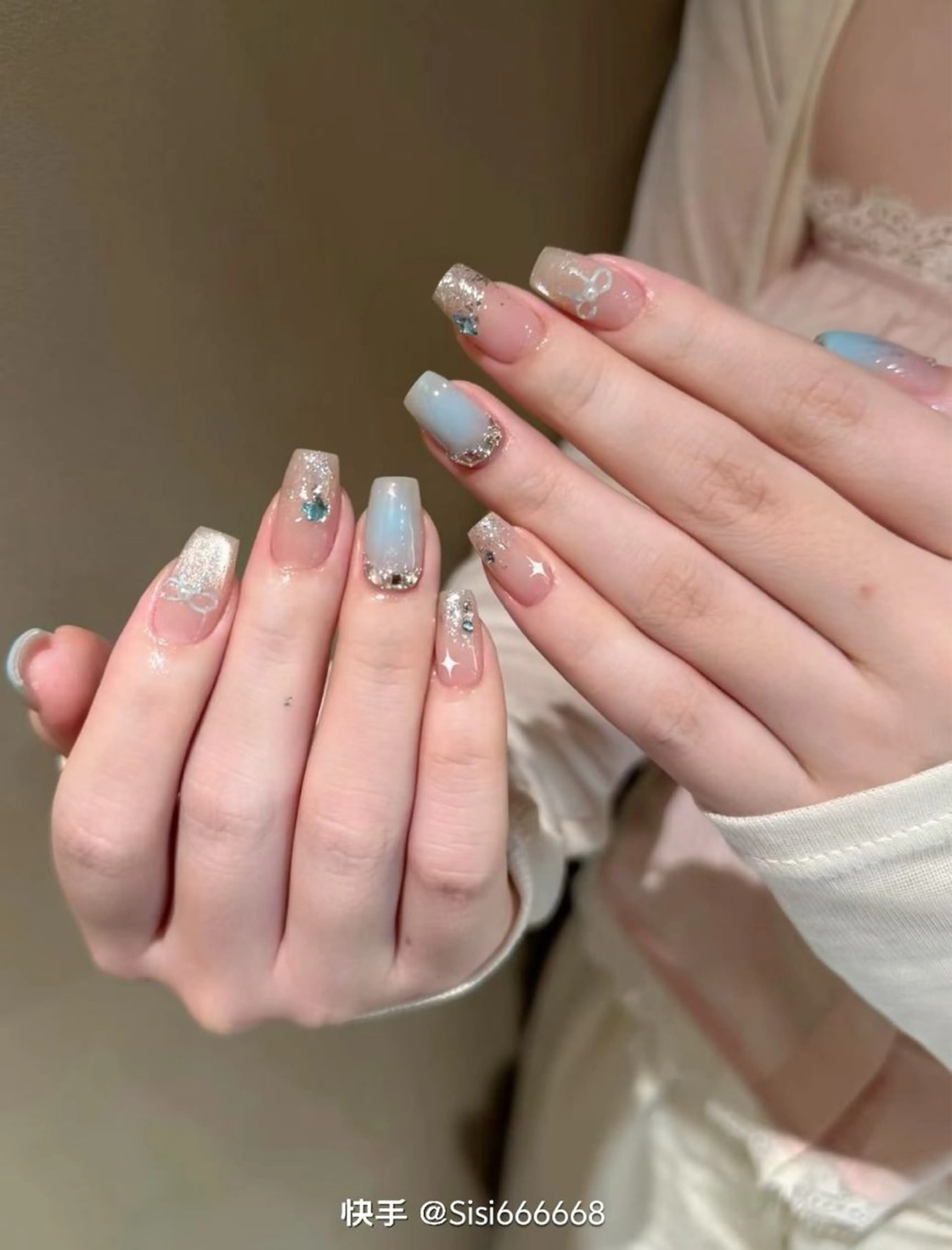 ネイル ハンドネイル 🌈 Laule'aのネイルデザイン